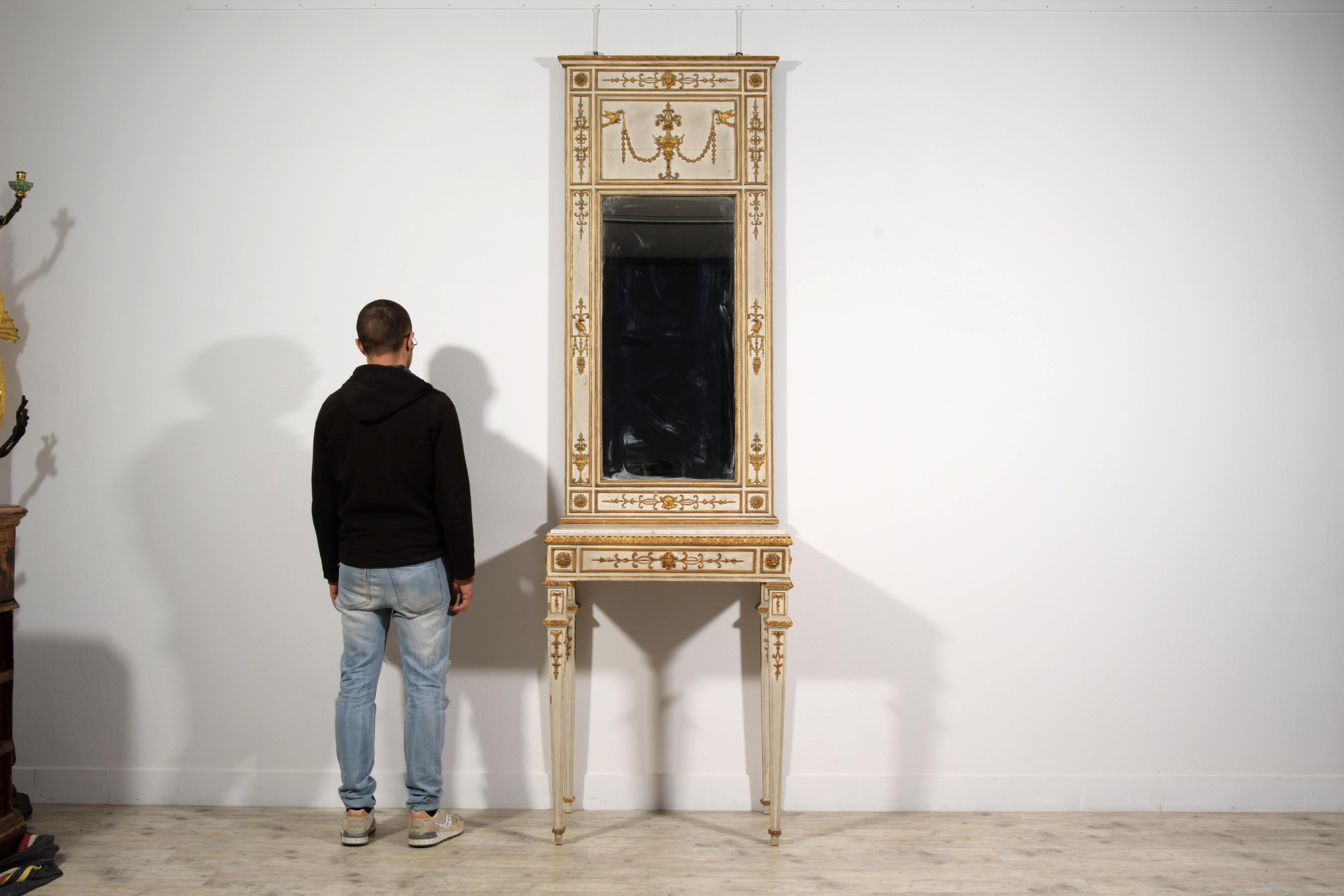 19th Century, Italian Neoclassical Lacquered and Gilt Wood Console with Mirror For Sale 6