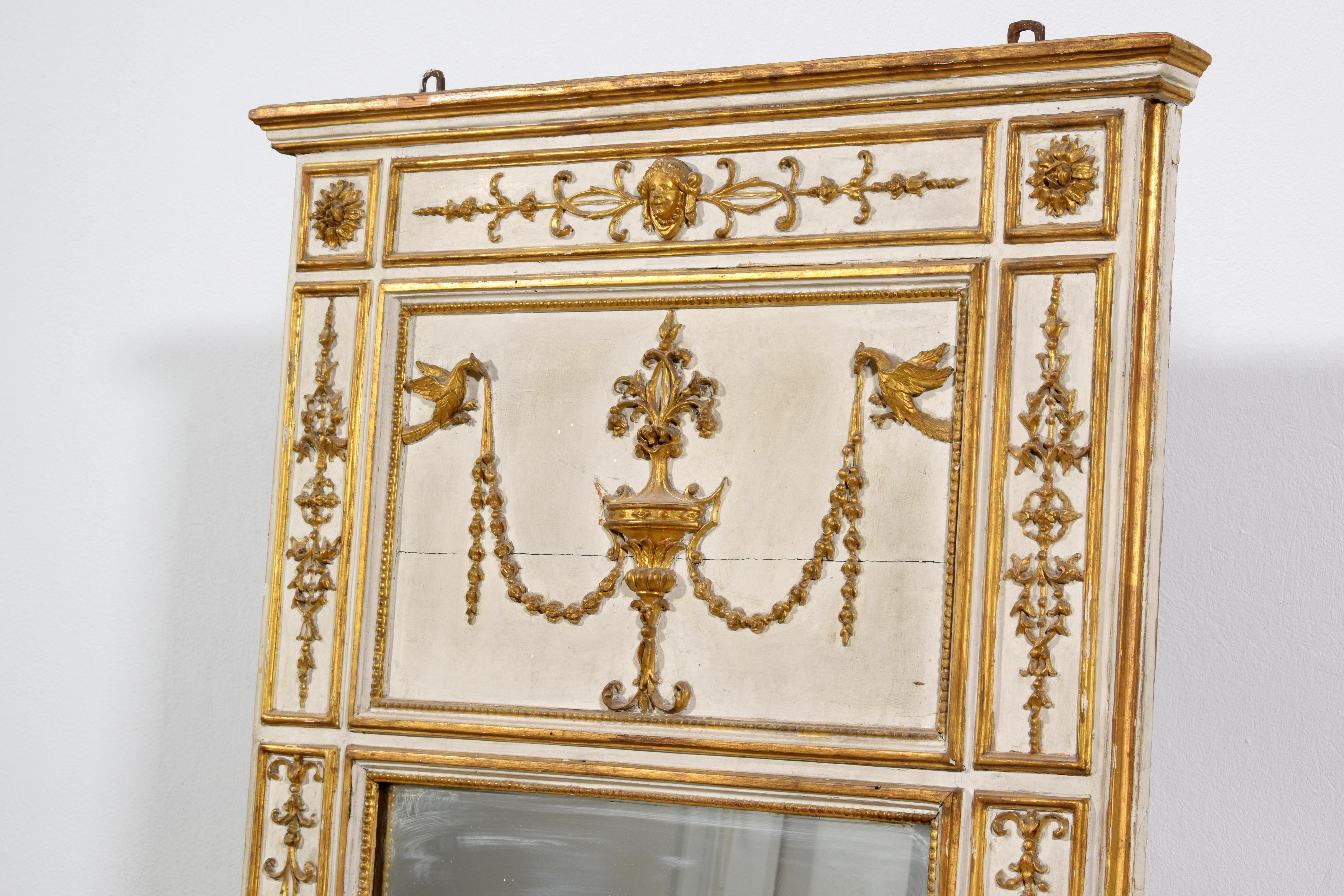 19th Century, Italian Neoclassical Lacquered and Gilt Wood Console with Mirror For Sale 5