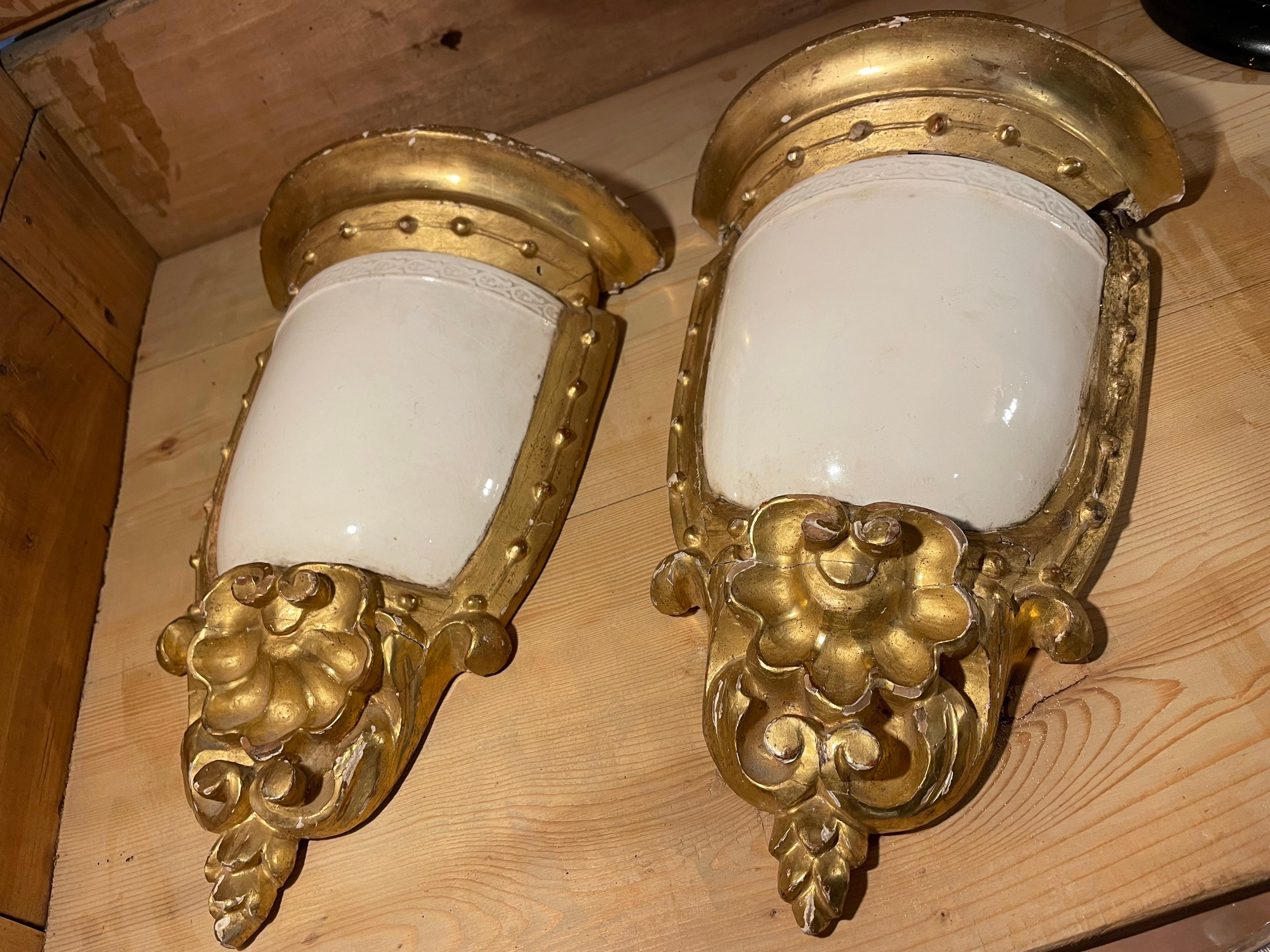19th Century Italian Neoclassical Majolica Pair of Wall Brackets for Sconces For Sale 12