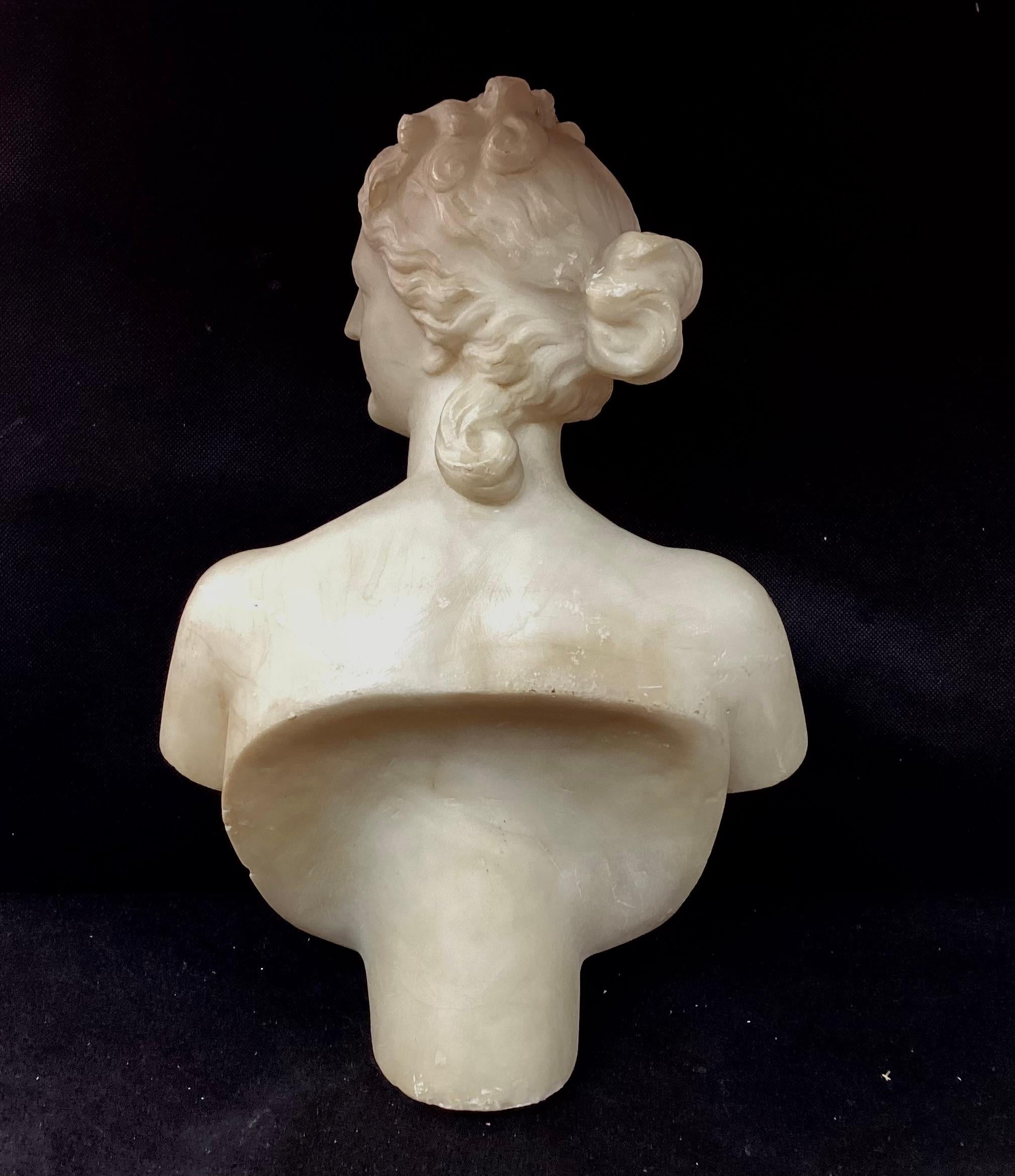 Italienische neoklassizistische Marmorbüste des 19. Jahrhunderts im Zustand „Gut“ im Angebot in Bradenton, FL