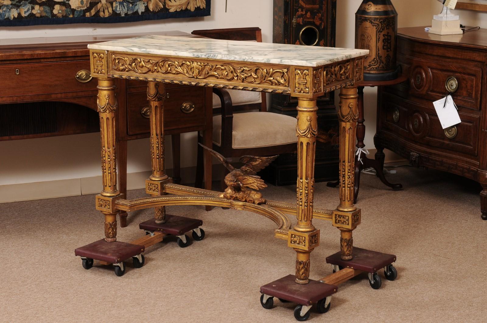 Tavolo da console neoclassico italiano del XIX secolo con piano in marmo e legno dorato in vendita 5