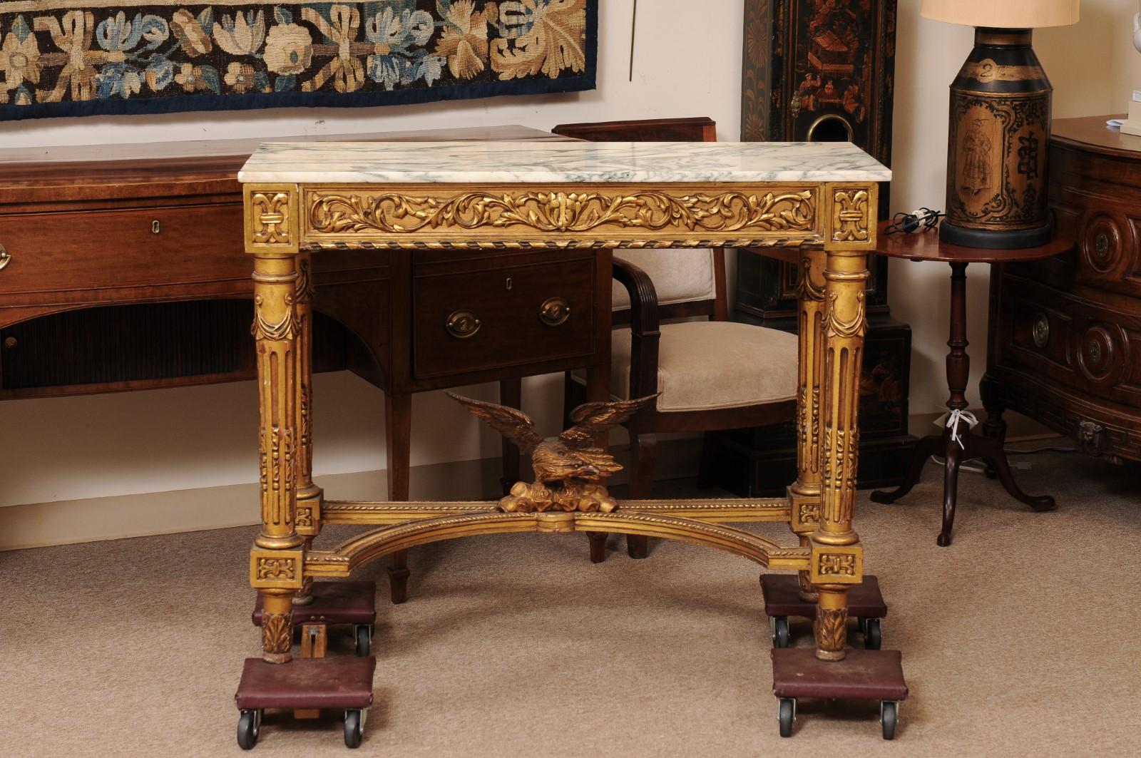 Tavolo da console neoclassico italiano del XIX secolo con piano in marmo e legno dorato in vendita 7