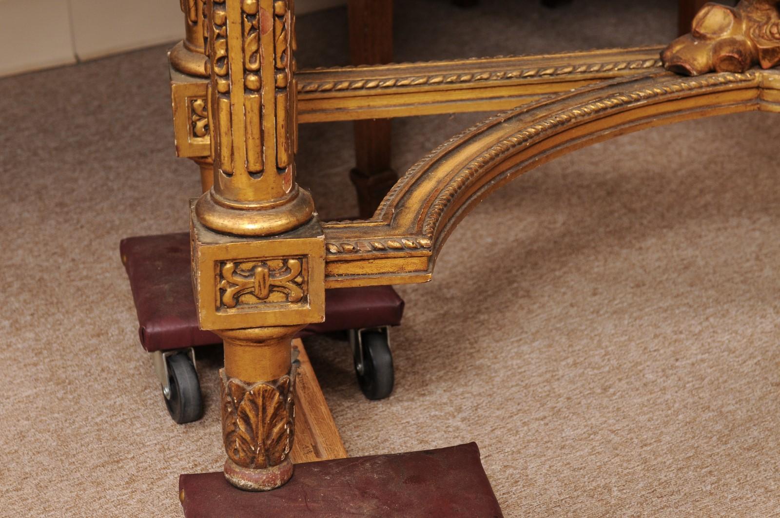 Tavolo da console neoclassico italiano del XIX secolo con piano in marmo e legno dorato in vendita 9