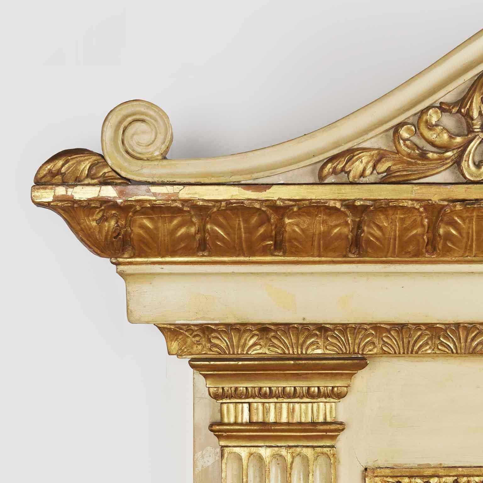 Espejo neoclásico italiano del siglo XIX Sobremantel de marfil y giltwood en venta 1