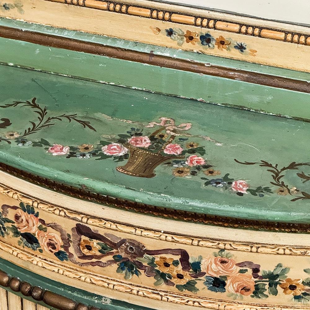 Armoire d'angle peinte néoclassique italienne du 19ème siècle ~ Vitrine en vente 11