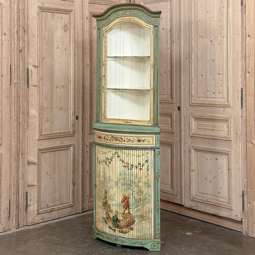 Neoclassico Armadio ad angolo dipinto neoclassico italiano del XIX secolo ~ Vitrine in vendita