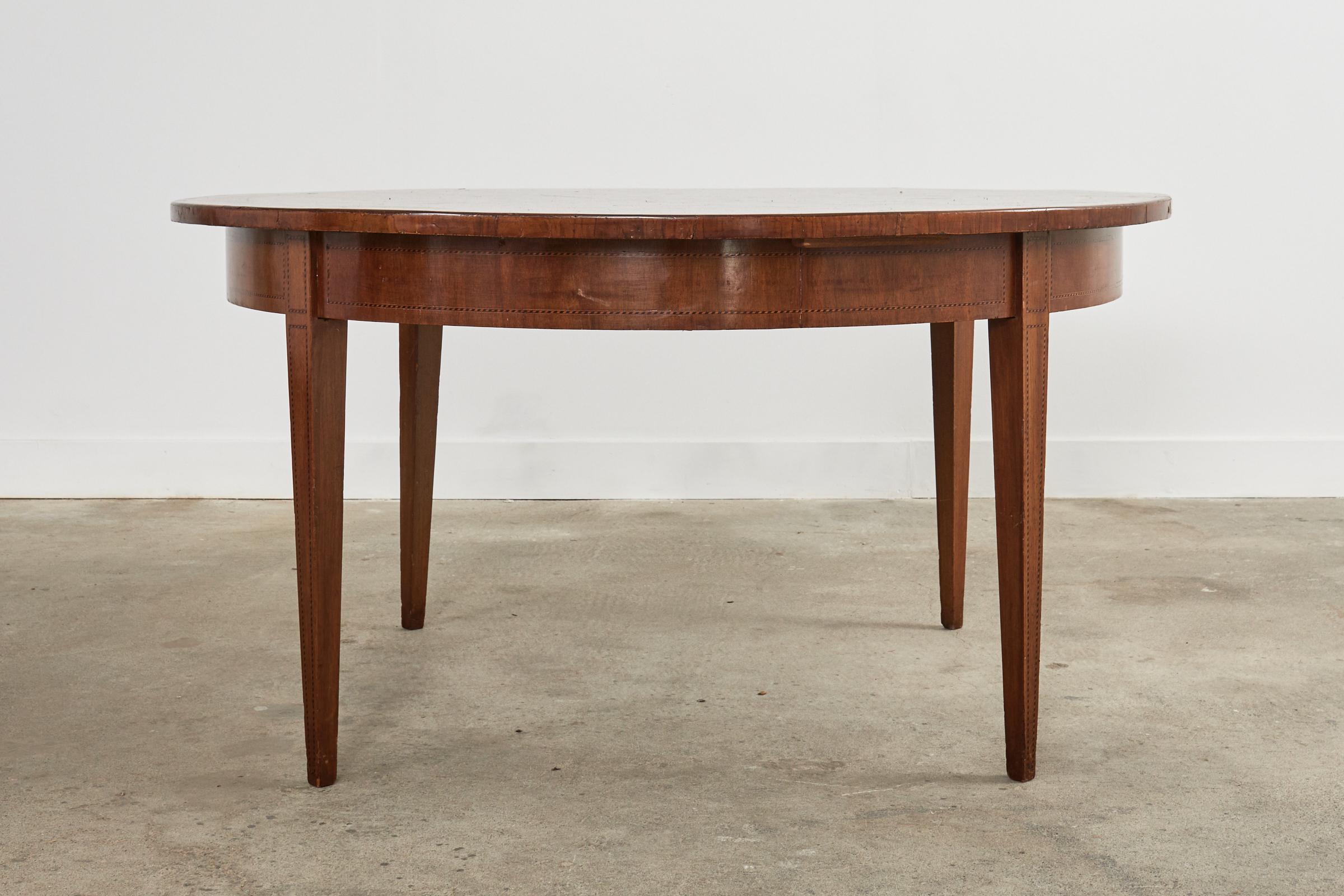 19th Century Italian Neoclassical Parquetry Walnut Dining Centre Table In Good Condition For Sale In Rio Vista, CA