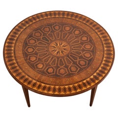 19th Century Italian Neoclassical Parquetry Walnut Dining Centre Table