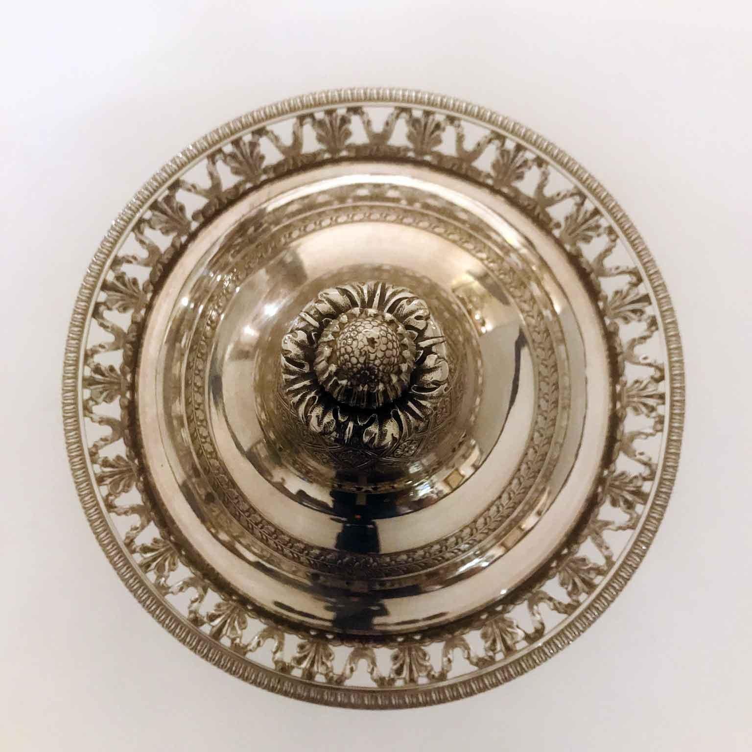 Compota Neoclásica Italiana de Plata y Cristal del Siglo XIX con Tapa en Bueno estado para la venta en Milano, MI
