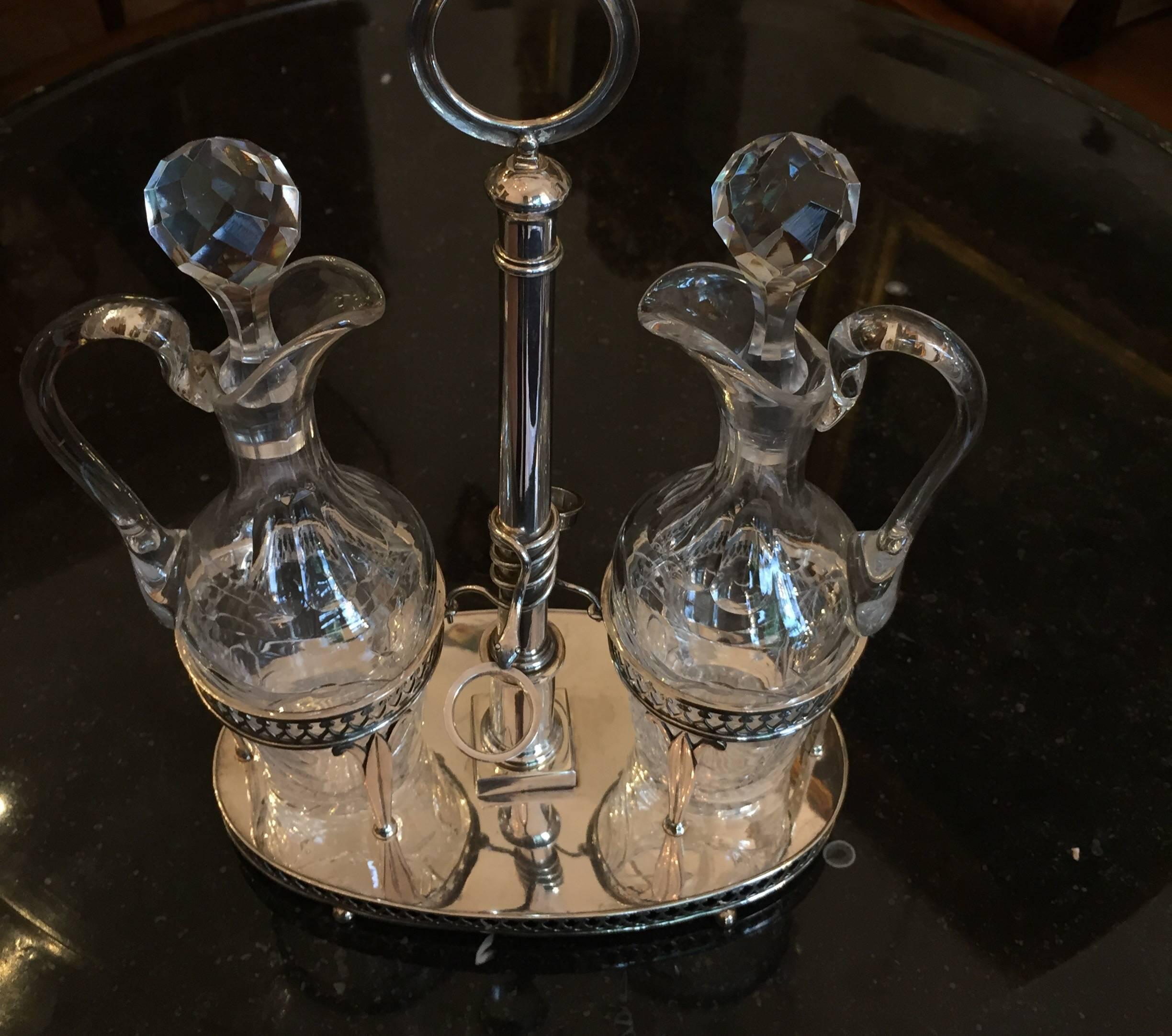 Oliera Neoclassica Italiana in Argento Brescia 1820 circa Cestello con Ampolle en venta 7