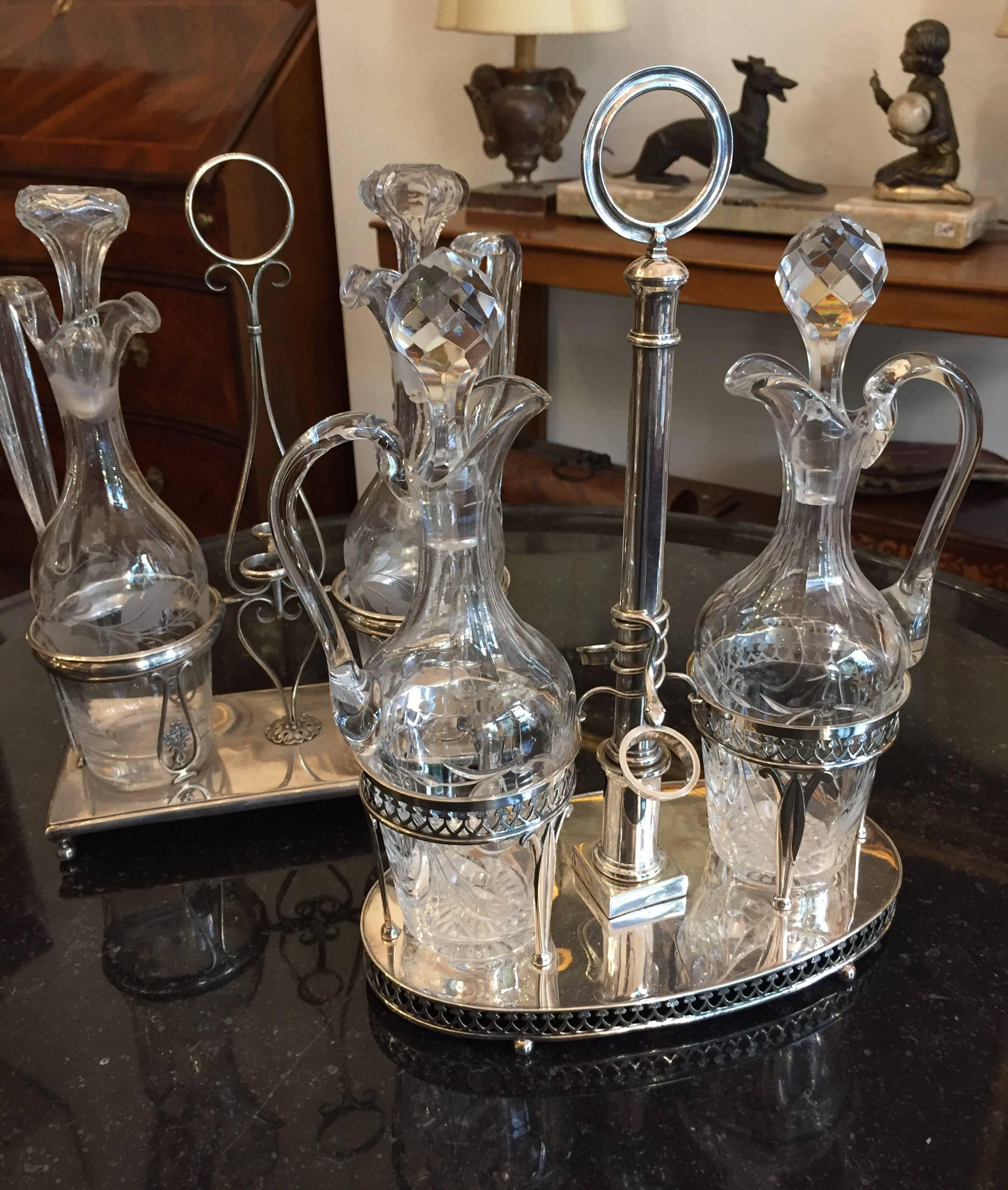 Oliera Neoclassica Italiana in Argento Brescia 1820 circa Cestello con Ampolle en venta 12