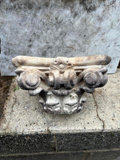 19th Century Italian Neoclassical Style Carved Marble Corinthian Capital