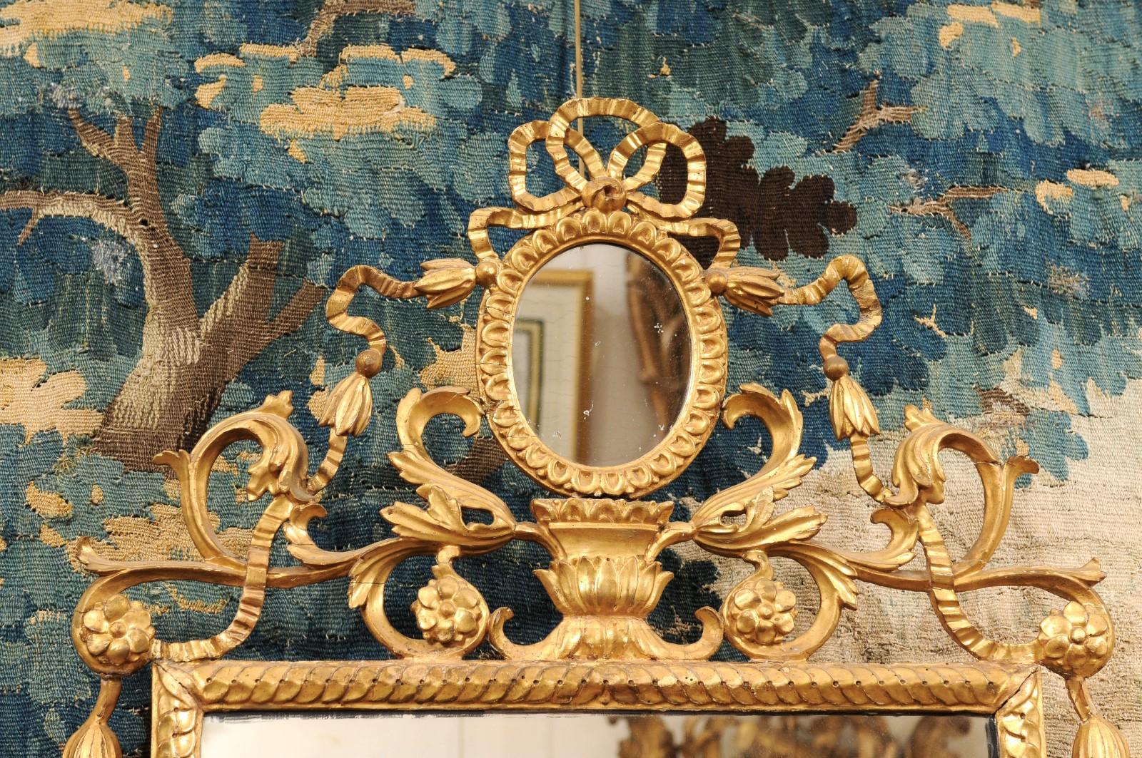 Specchio in legno dorato in stile neoclassico italiano del XIX secolo in vendita 1