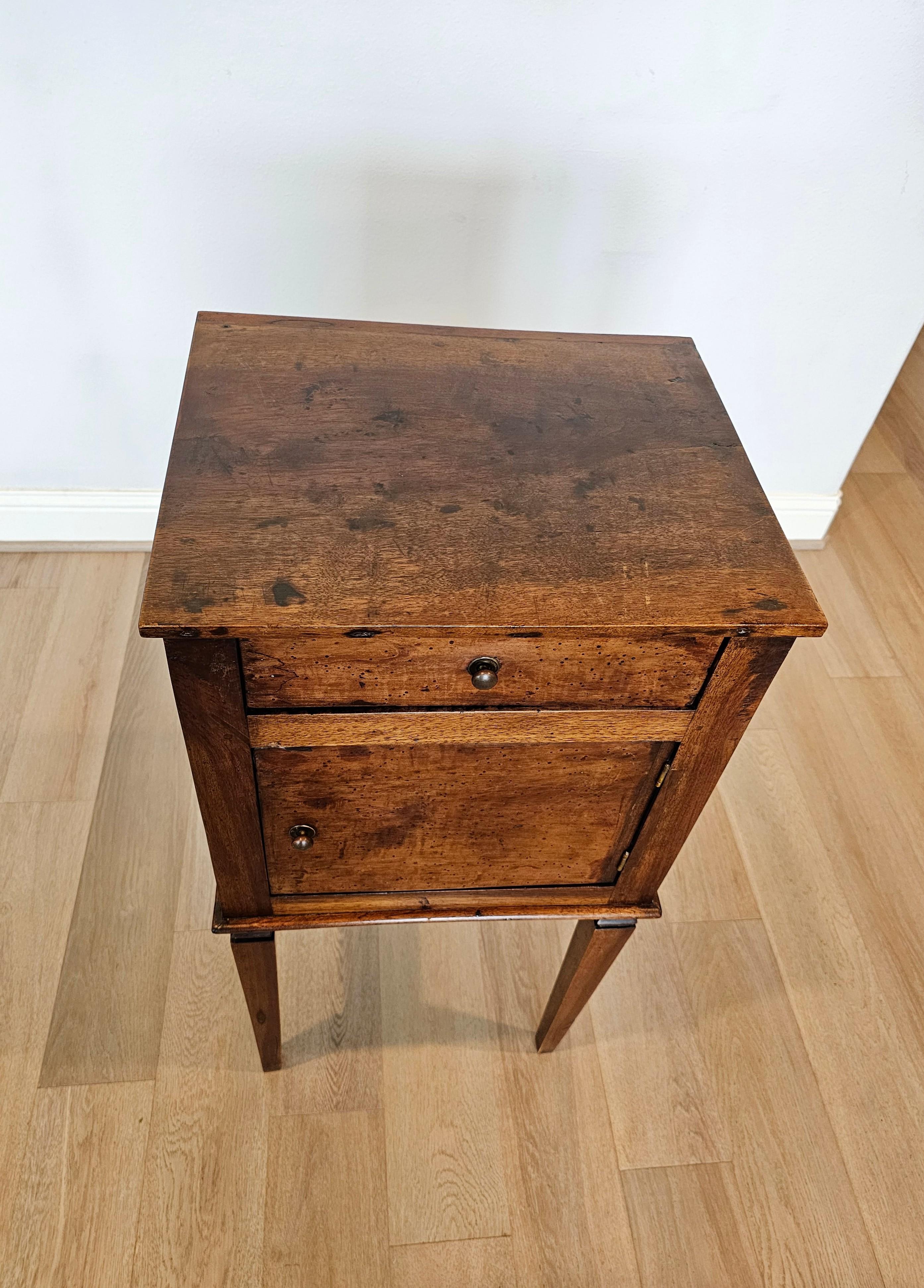 19th Century Italian Neoclassical Walnut Side Table Bedside Cabinet For Sale 14
