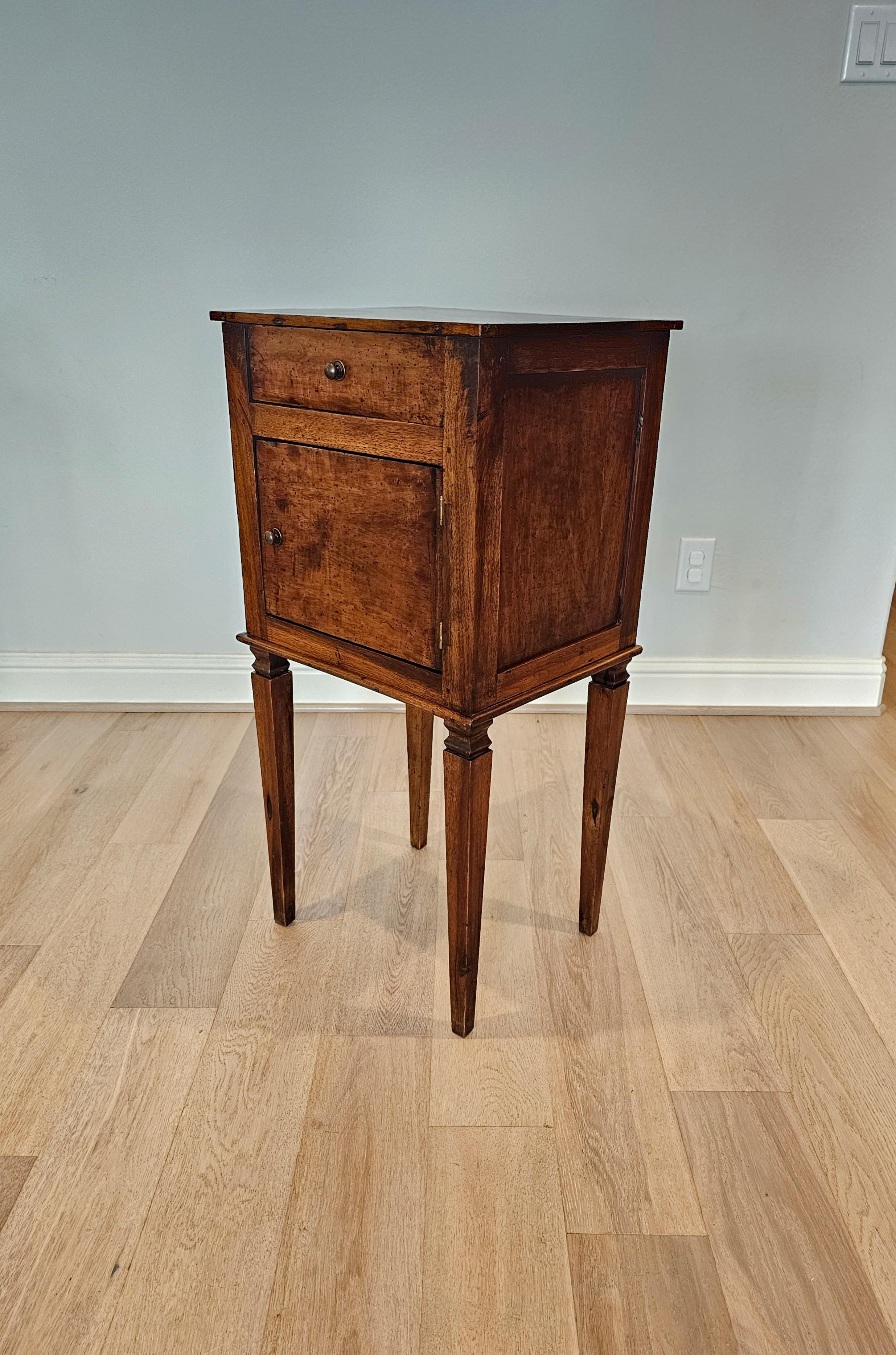 Hand-Crafted 19th Century Italian Neoclassical Walnut Side Table Bedside Cabinet For Sale