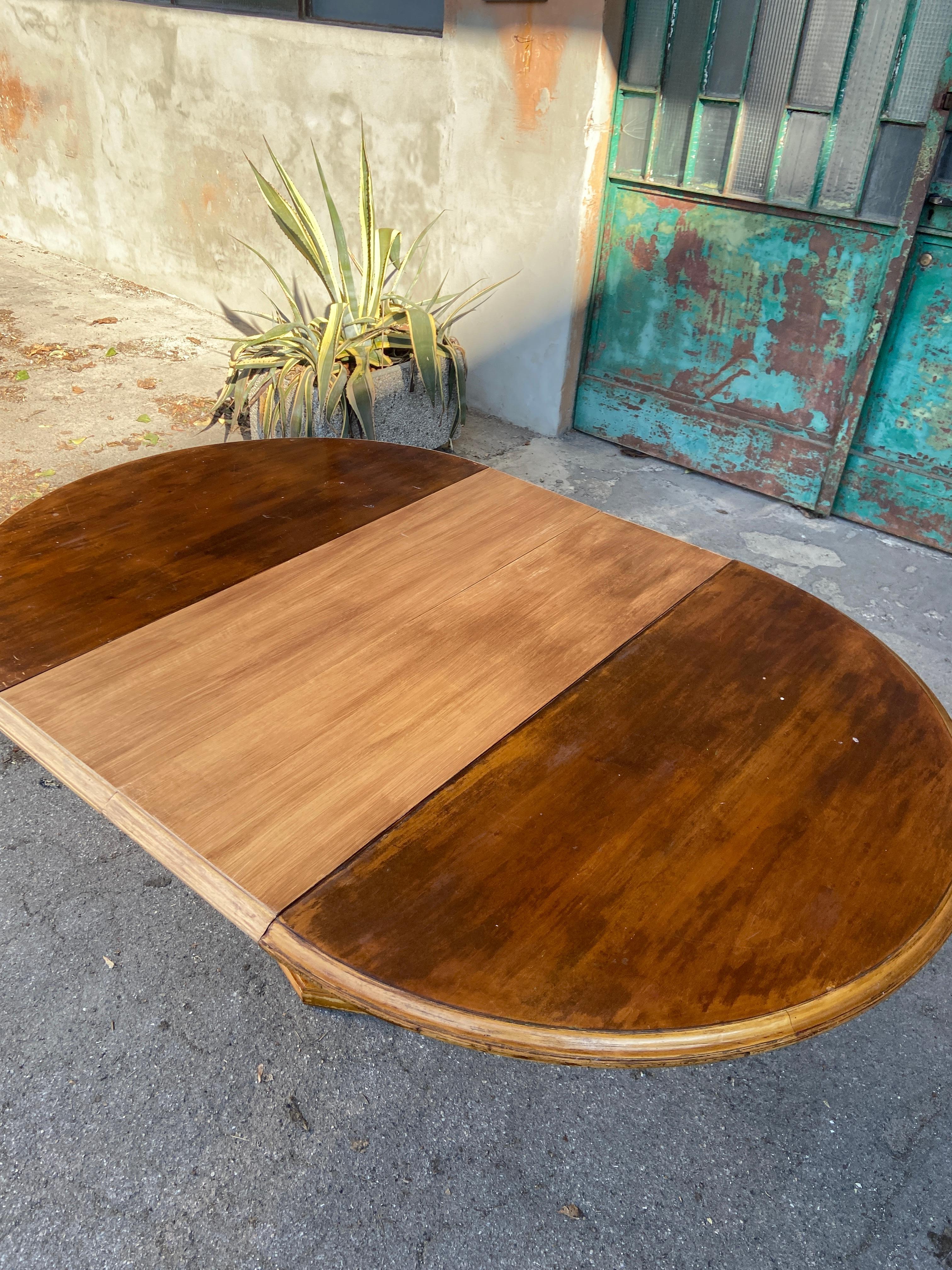 Achteckiger, verstellbarer italienischer, verstellbarer Tisch des 19. Jahrhunderts mit geformtem Holzbein im Angebot 2