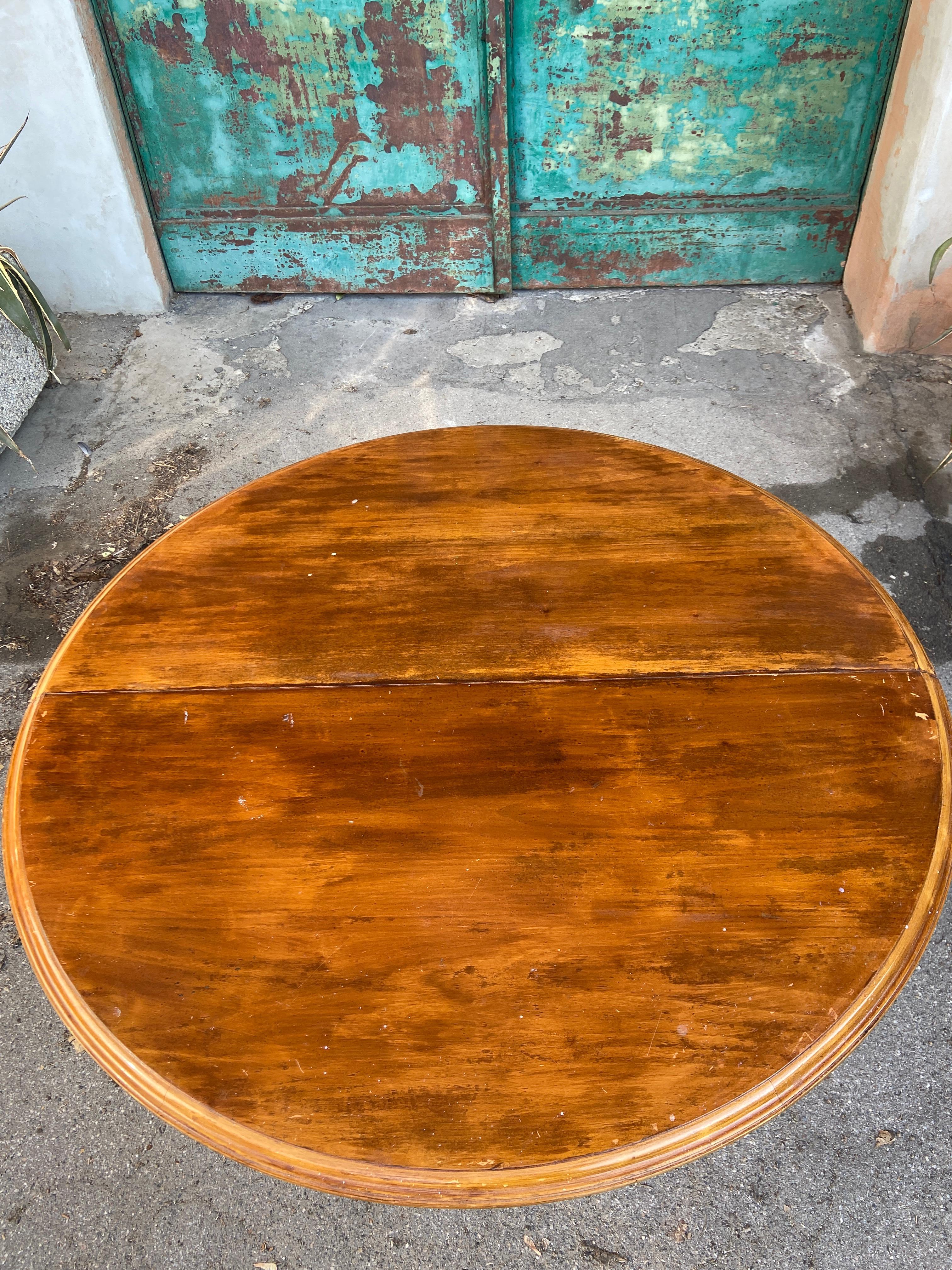 Achteckiger, verstellbarer italienischer, verstellbarer Tisch des 19. Jahrhunderts mit geformtem Holzbein im Angebot 3
