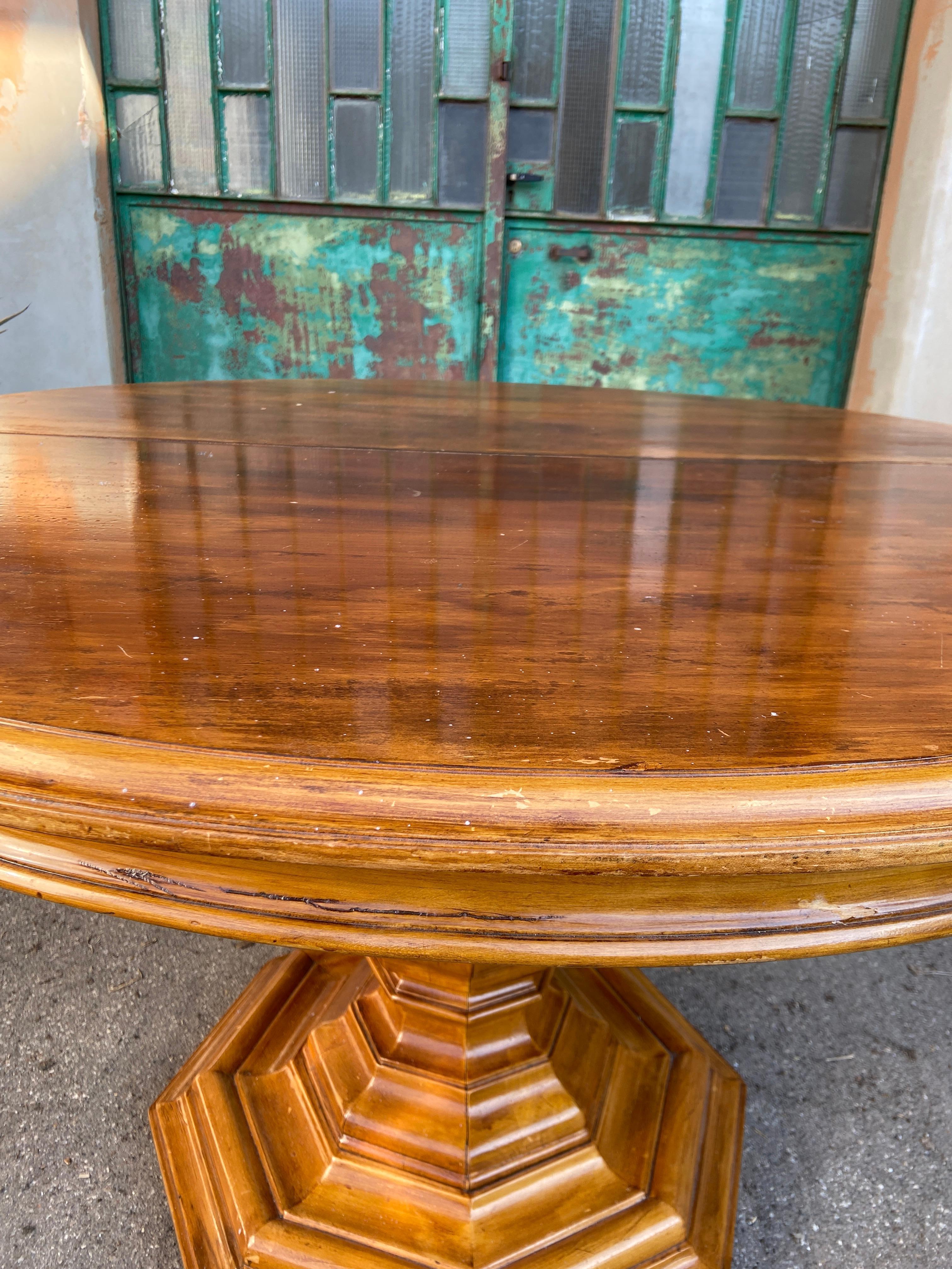 19th Century Italian Octagonal Adjustable Table with Shaped Wooden Leg In Good Condition For Sale In Prato, IT