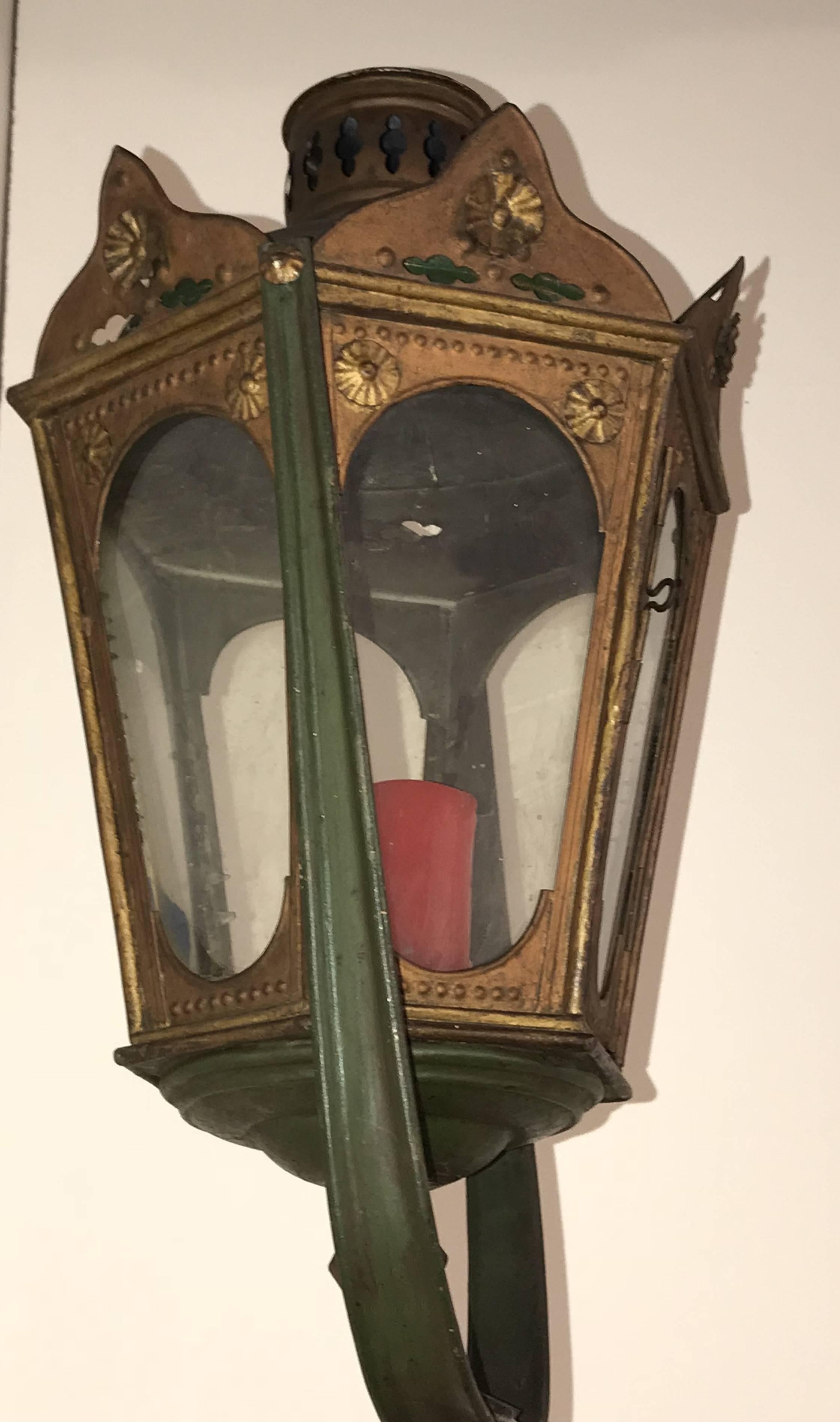Hand-Crafted 19th Century Italian or Venetian Gondola Lamp in Old Color For Sale