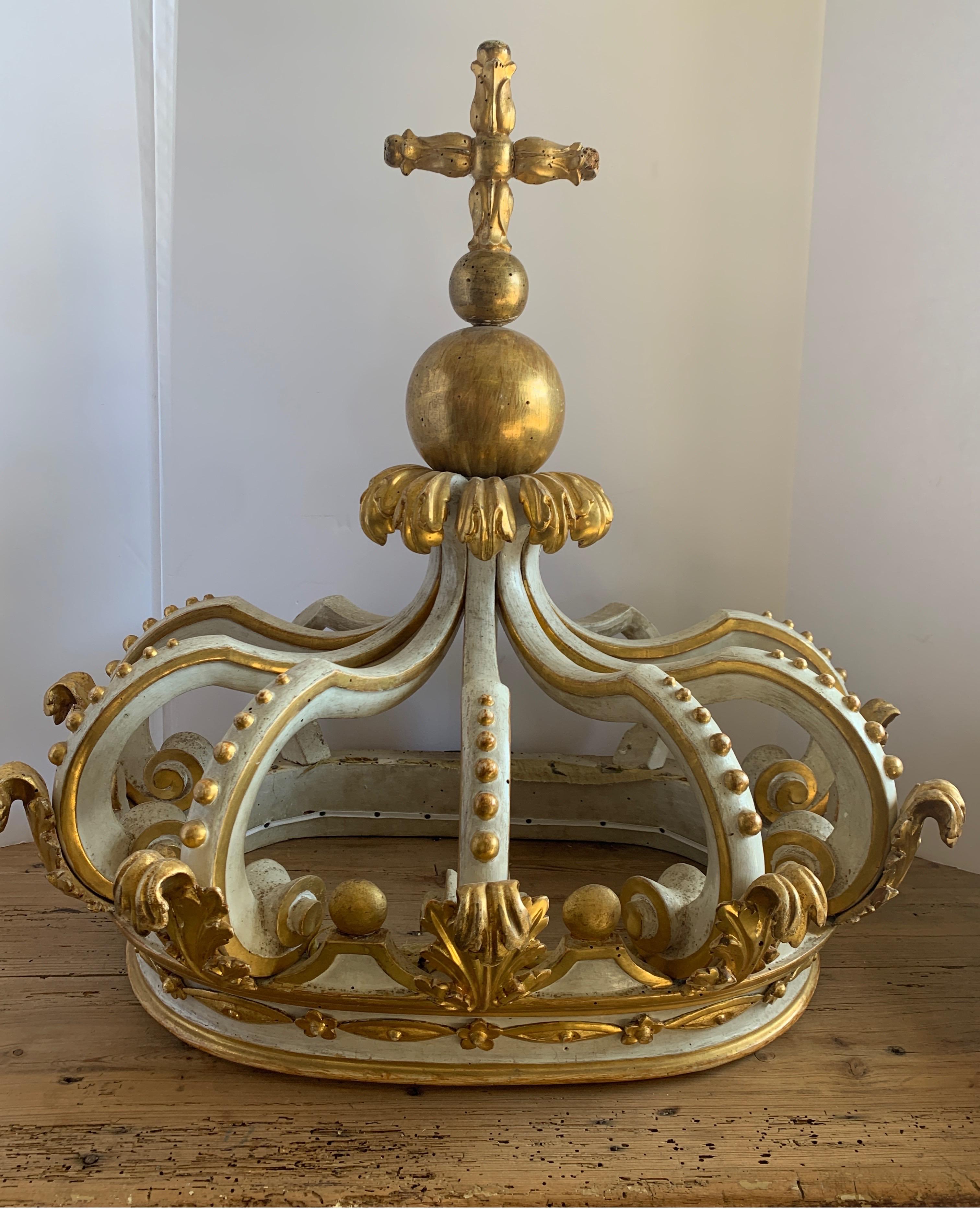 19th Century Italian Original Painted Giltwood Crown from a Cathedral 7