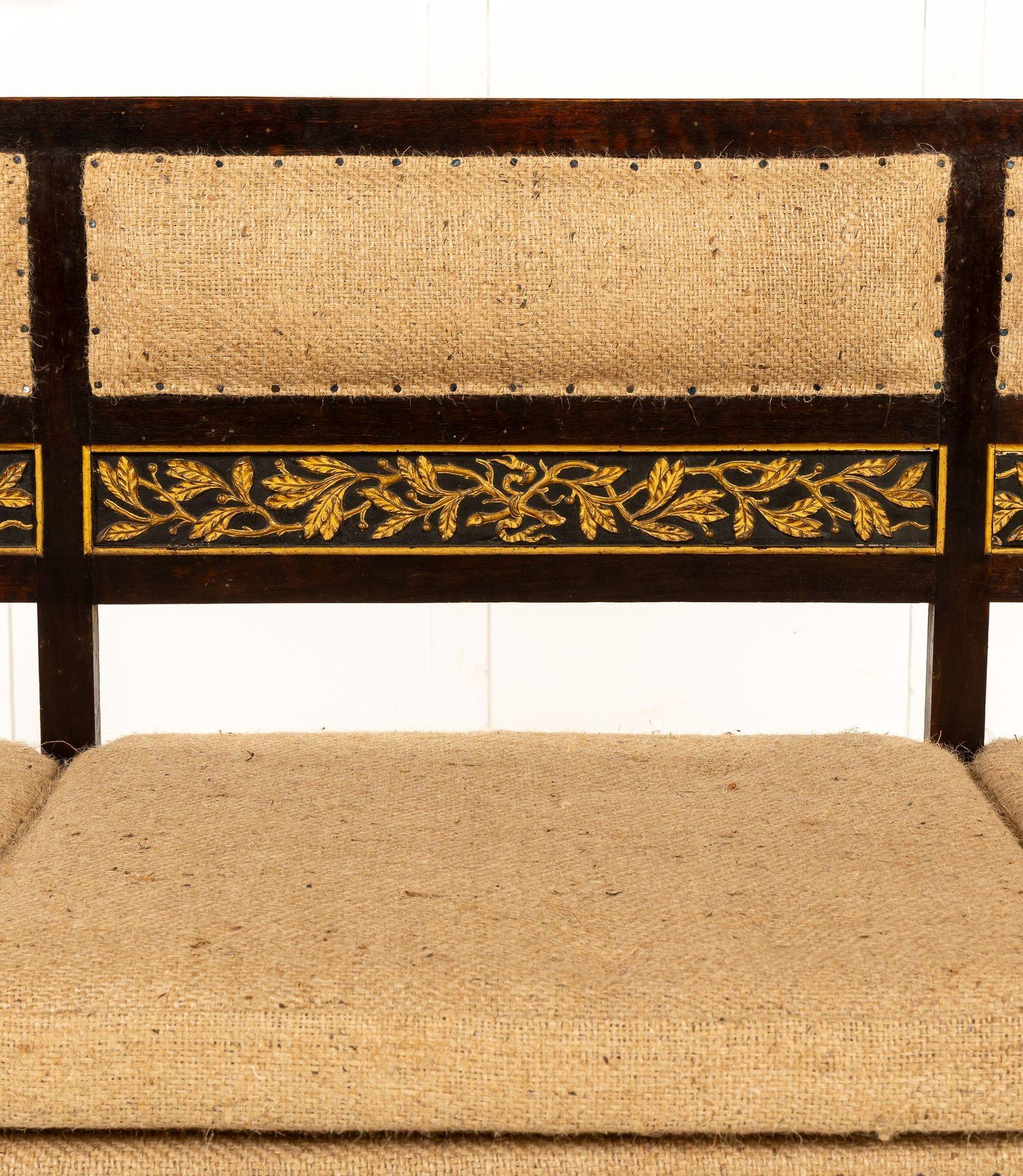 Italienisches Sofa des 19. Jahrhunderts, bemalt und vergoldet im Angebot 4
