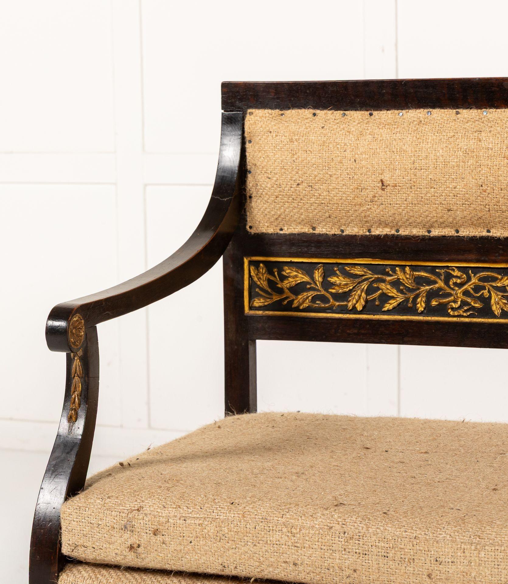 Italienisches Sofa des 19. Jahrhunderts, bemalt und vergoldet im Angebot 5