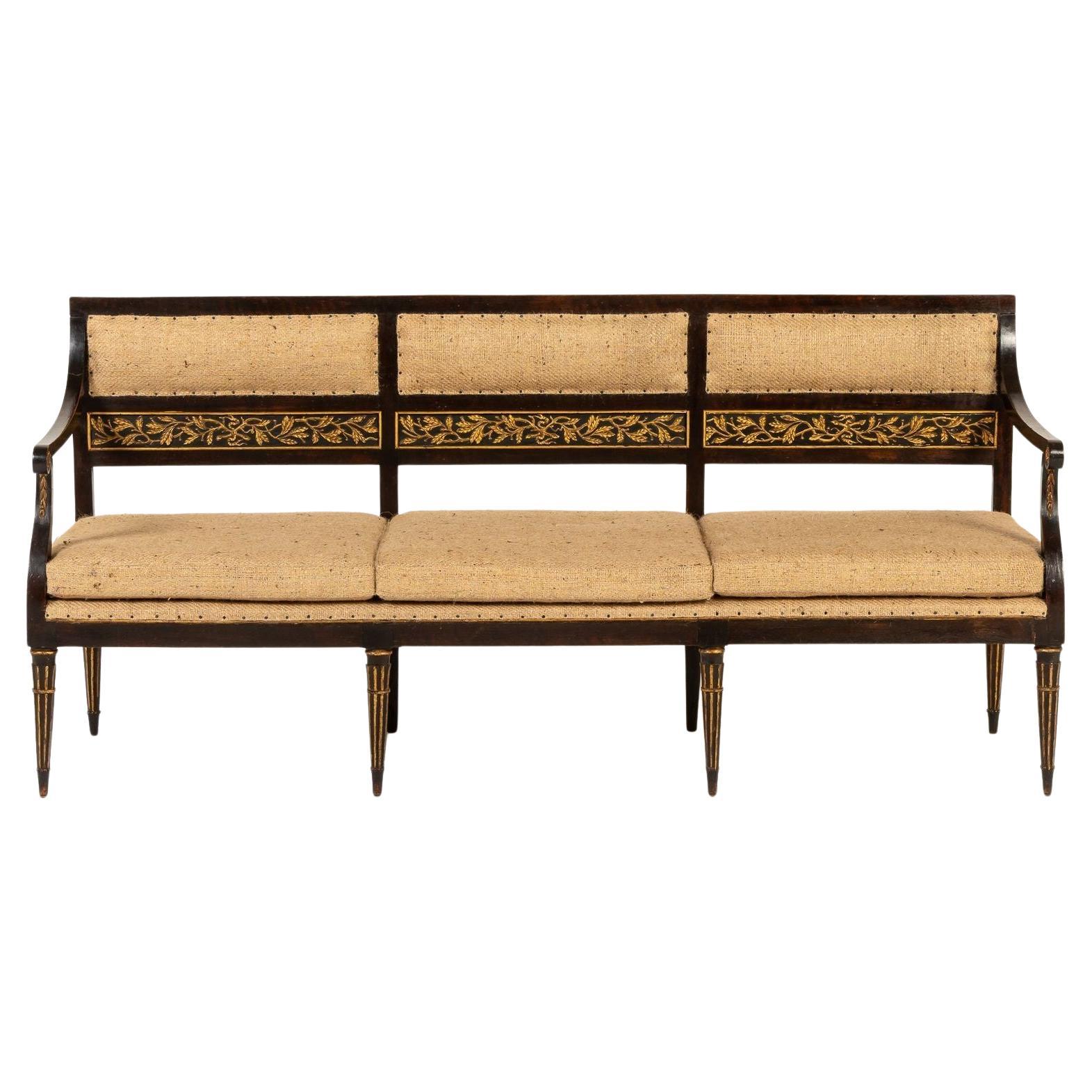 Italienisches Sofa des 19. Jahrhunderts, bemalt und vergoldet im Angebot