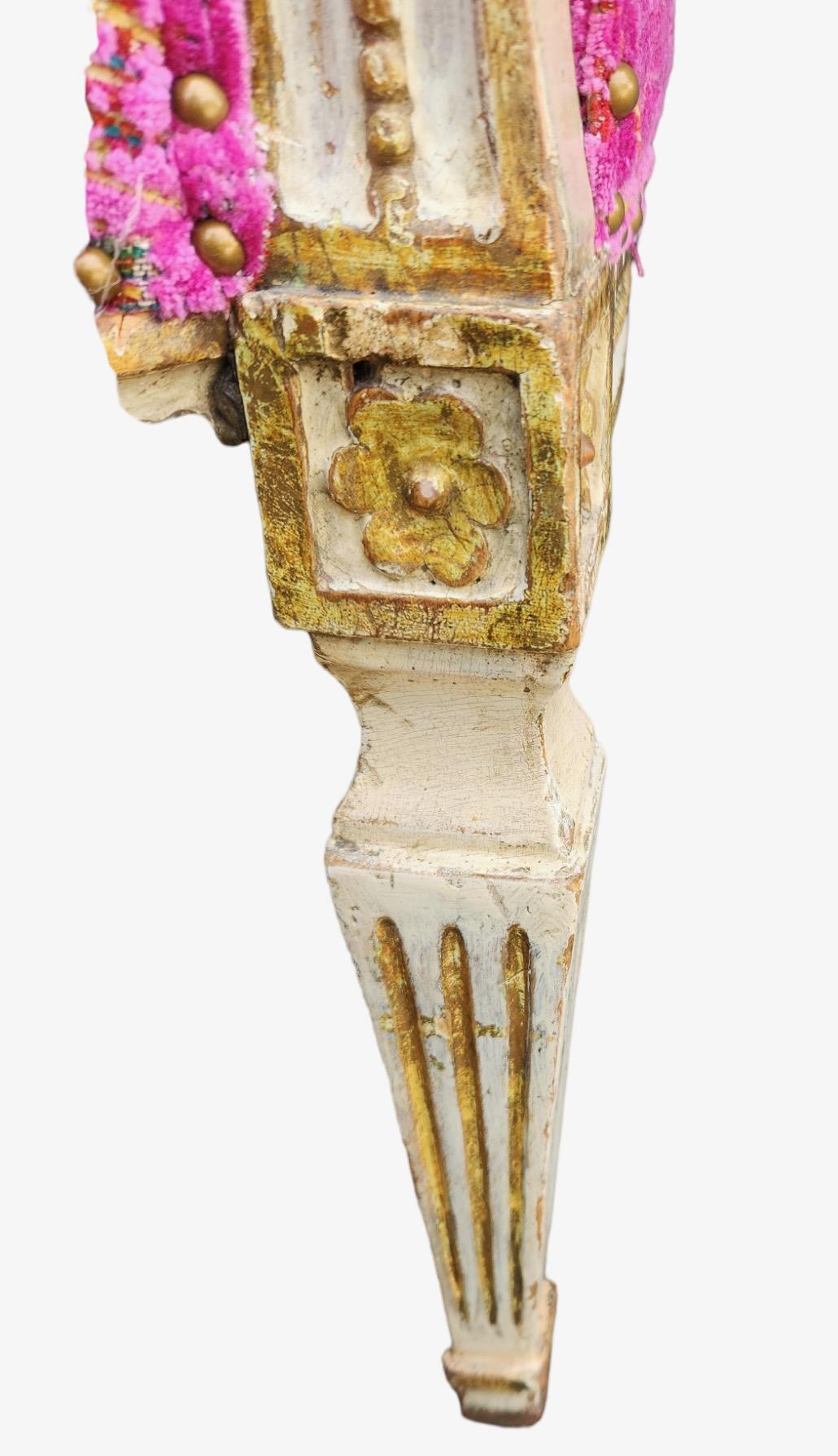 Neoclassico Sedia italiana del XIX secolo dipinta e in legno dorato