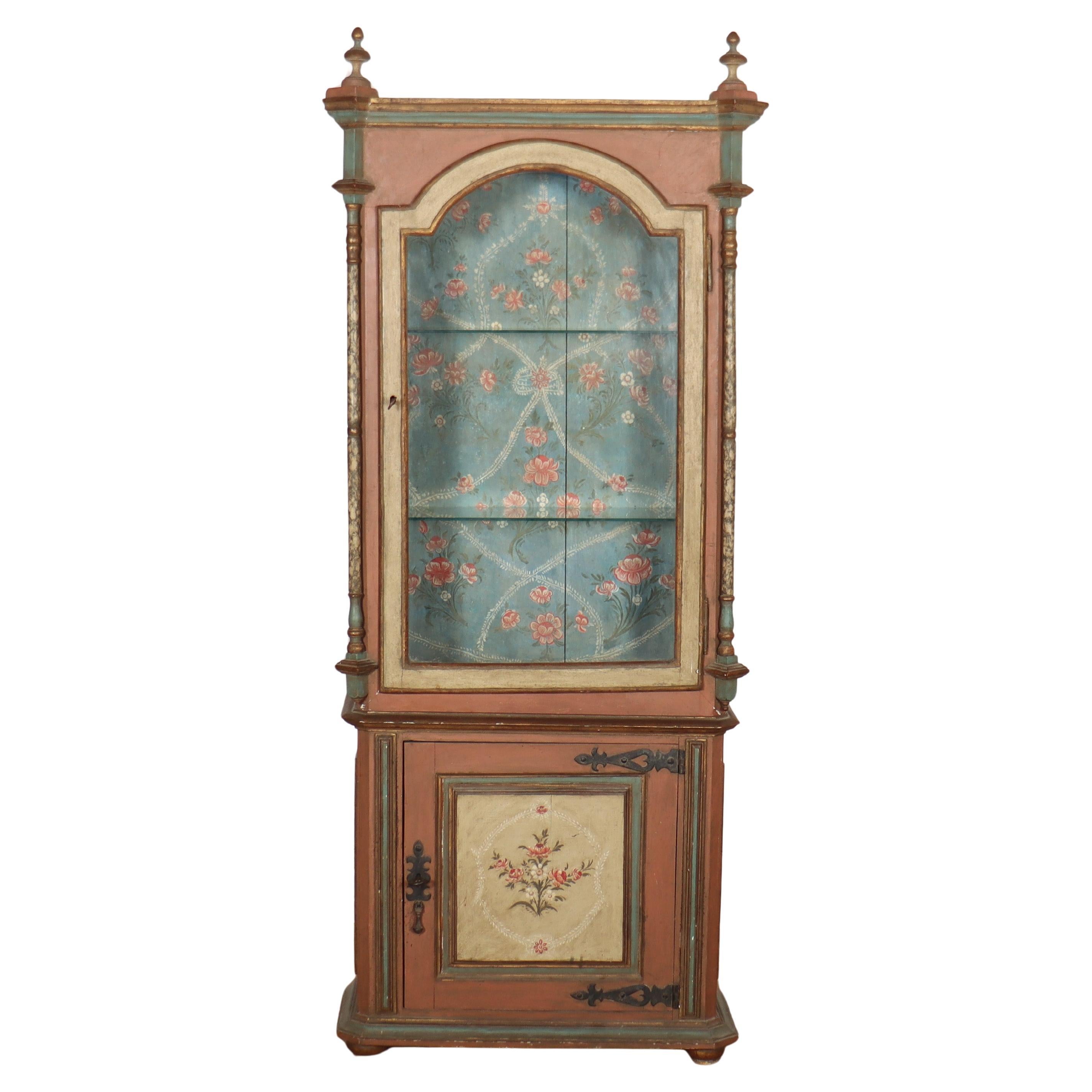 Cabinet italien peint du 19ème siècle