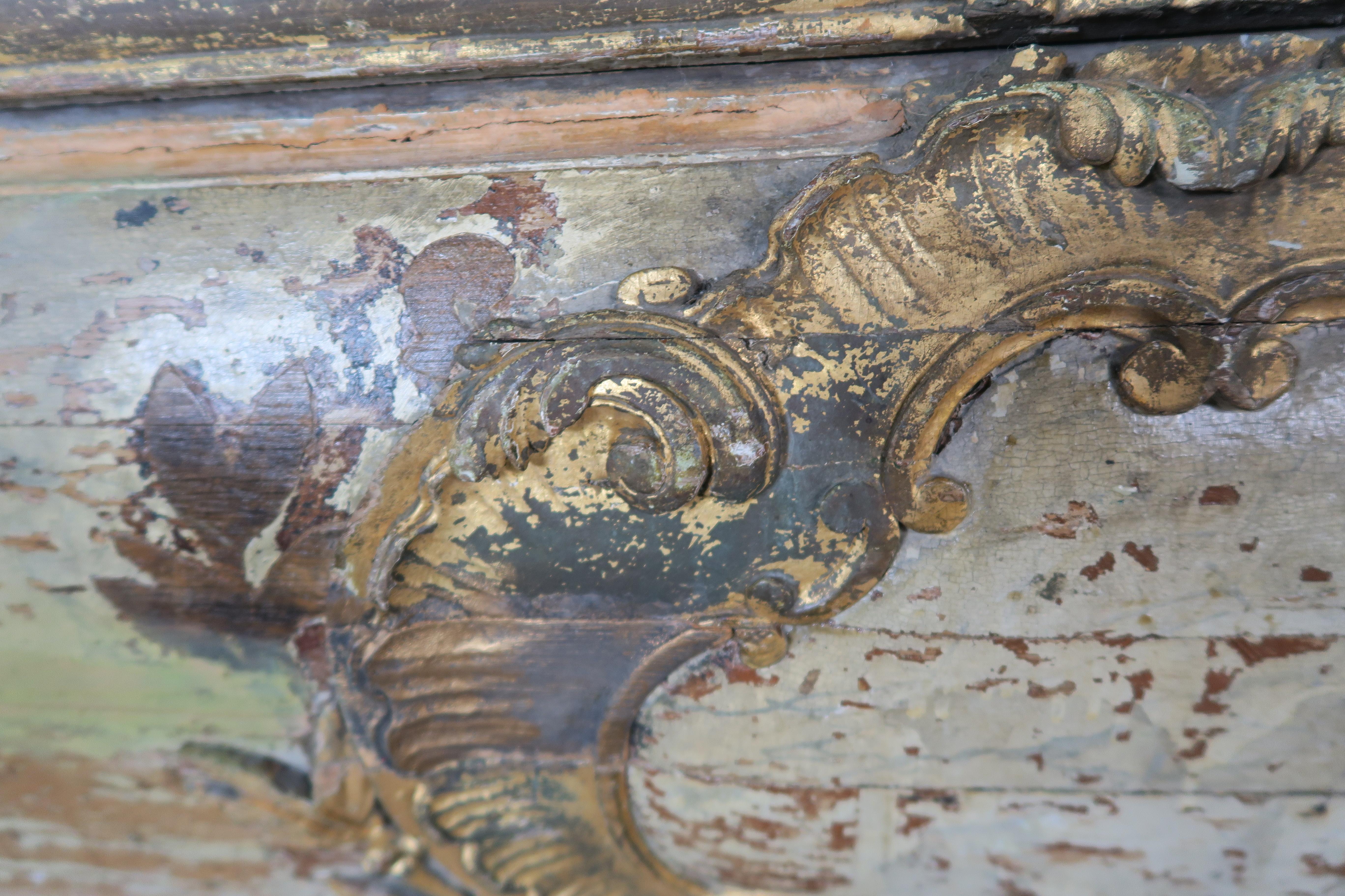 19th Century Italian Painted Console with Cartouche In Distressed Condition In Los Angeles, CA