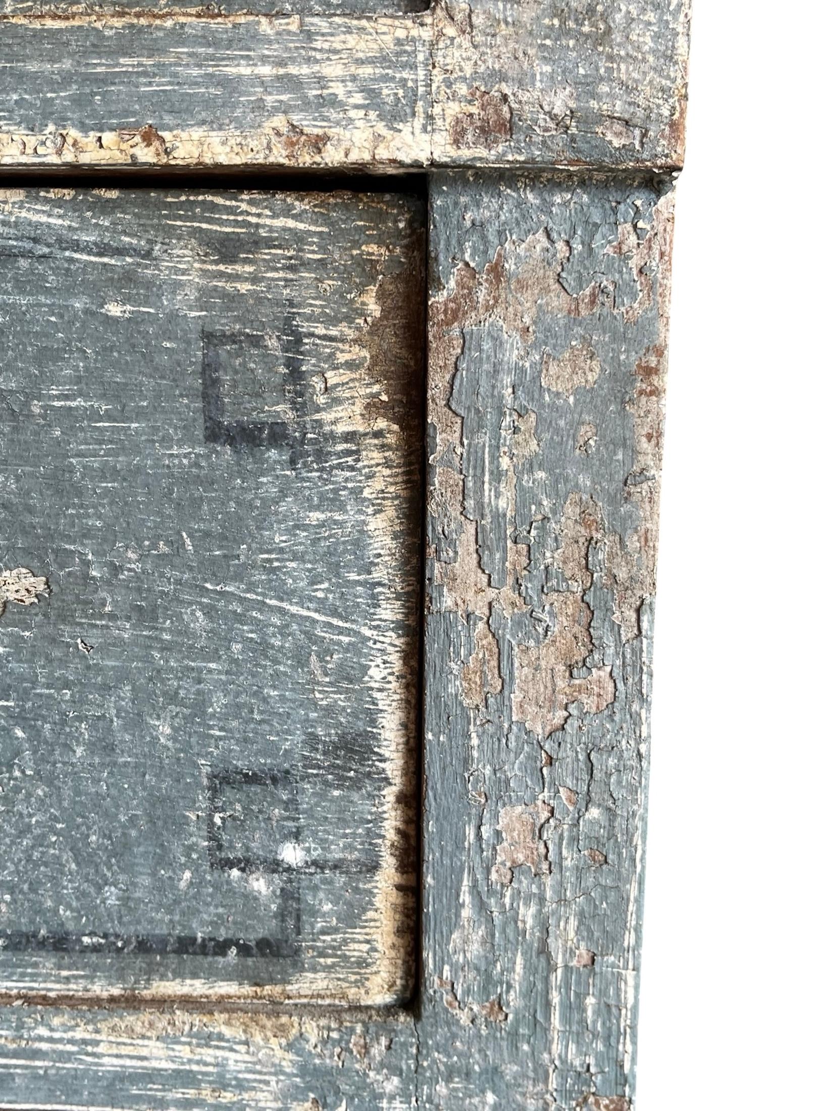 19th Century Italian Painted Neoclassical Commode / Chest Of Drawers For Sale 6