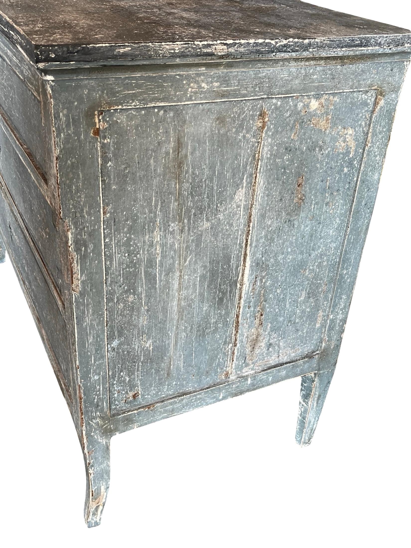 19th Century Italian Painted Neoclassical Commode / Chest Of Drawers For Sale 7