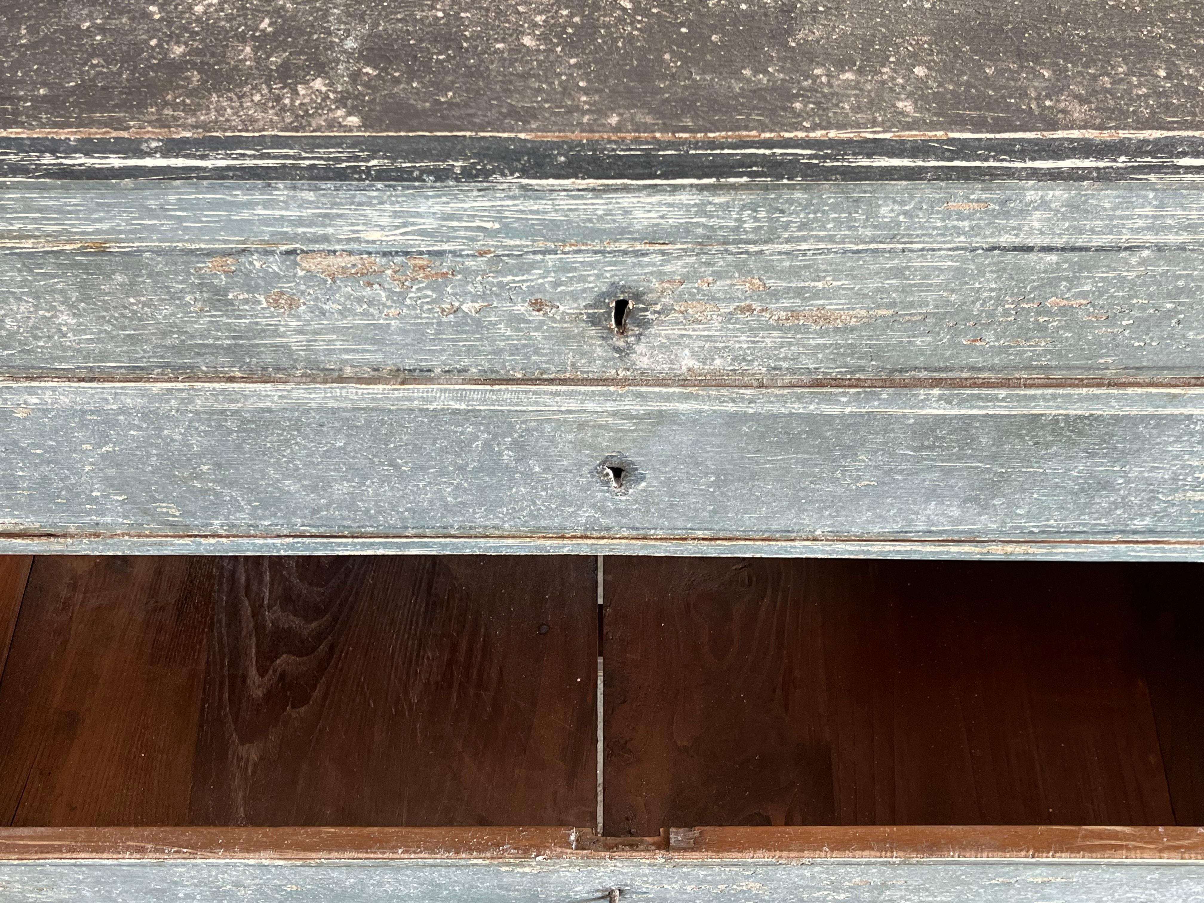 19th Century Italian Painted Neoclassical Commode / Chest Of Drawers For Sale 1