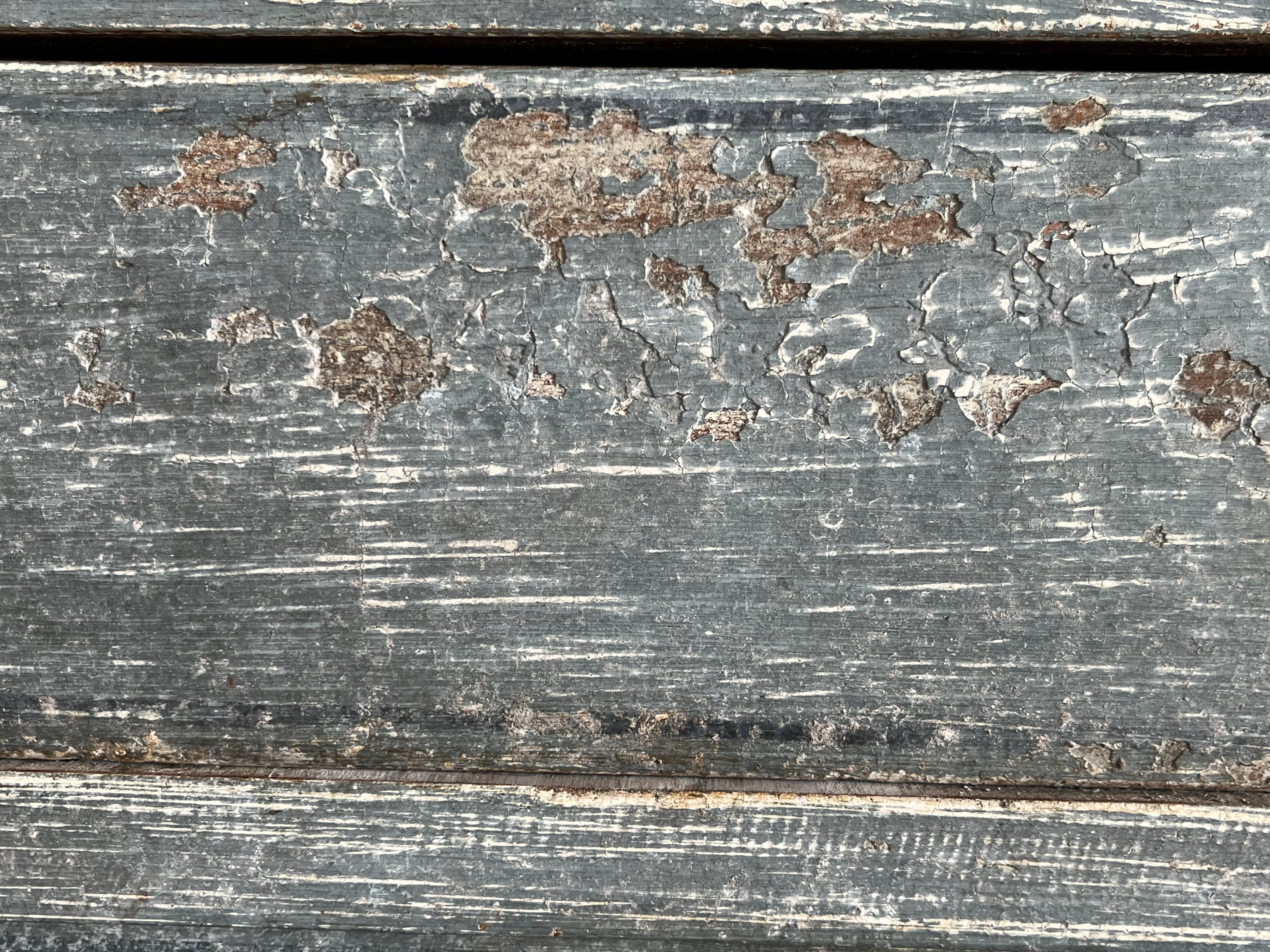 19th Century Italian Painted Neoclassical Commode / Chest Of Drawers For Sale 4