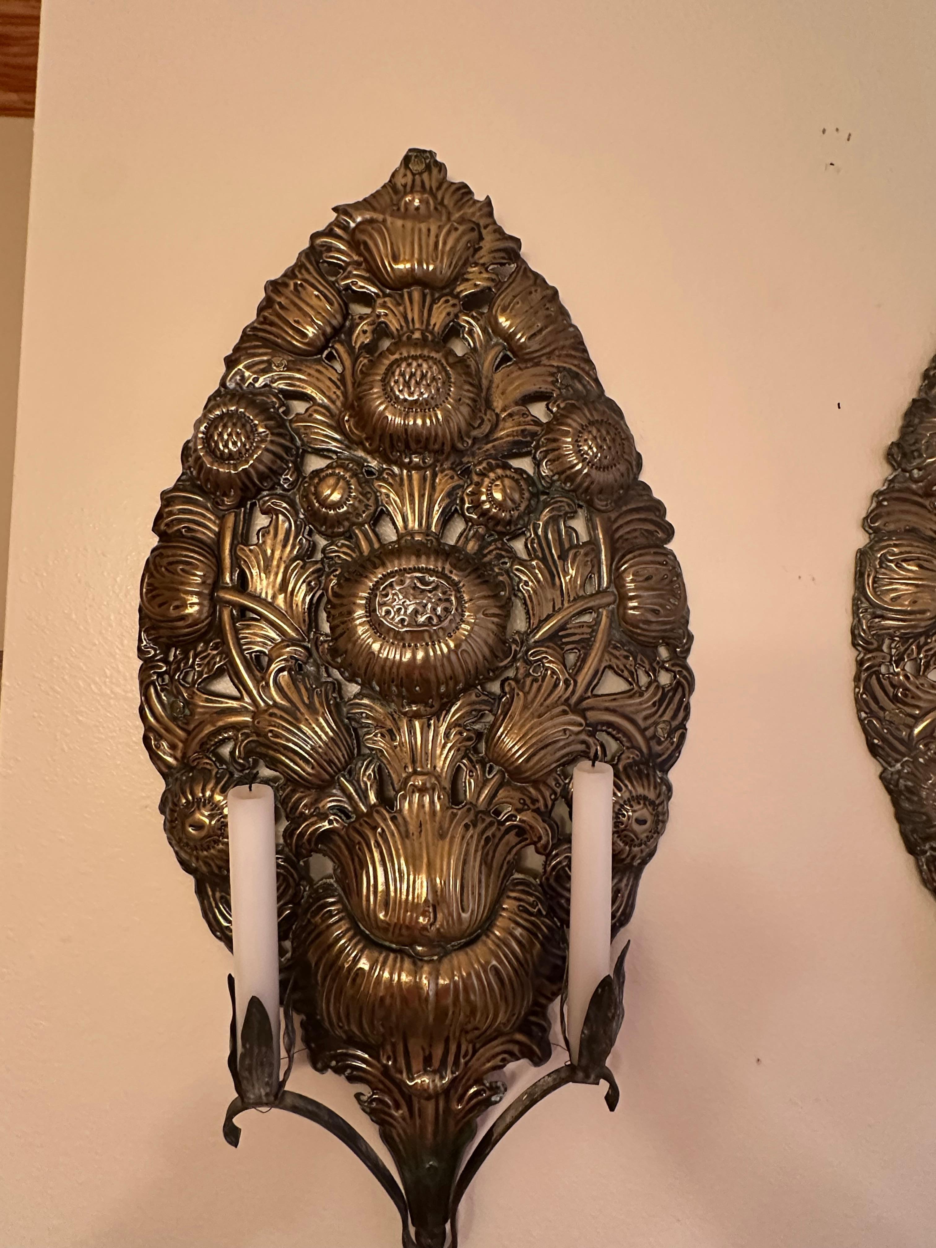 Baroque 19th Century Italian Pair of Antique Brass Altar Palmettes For Sale