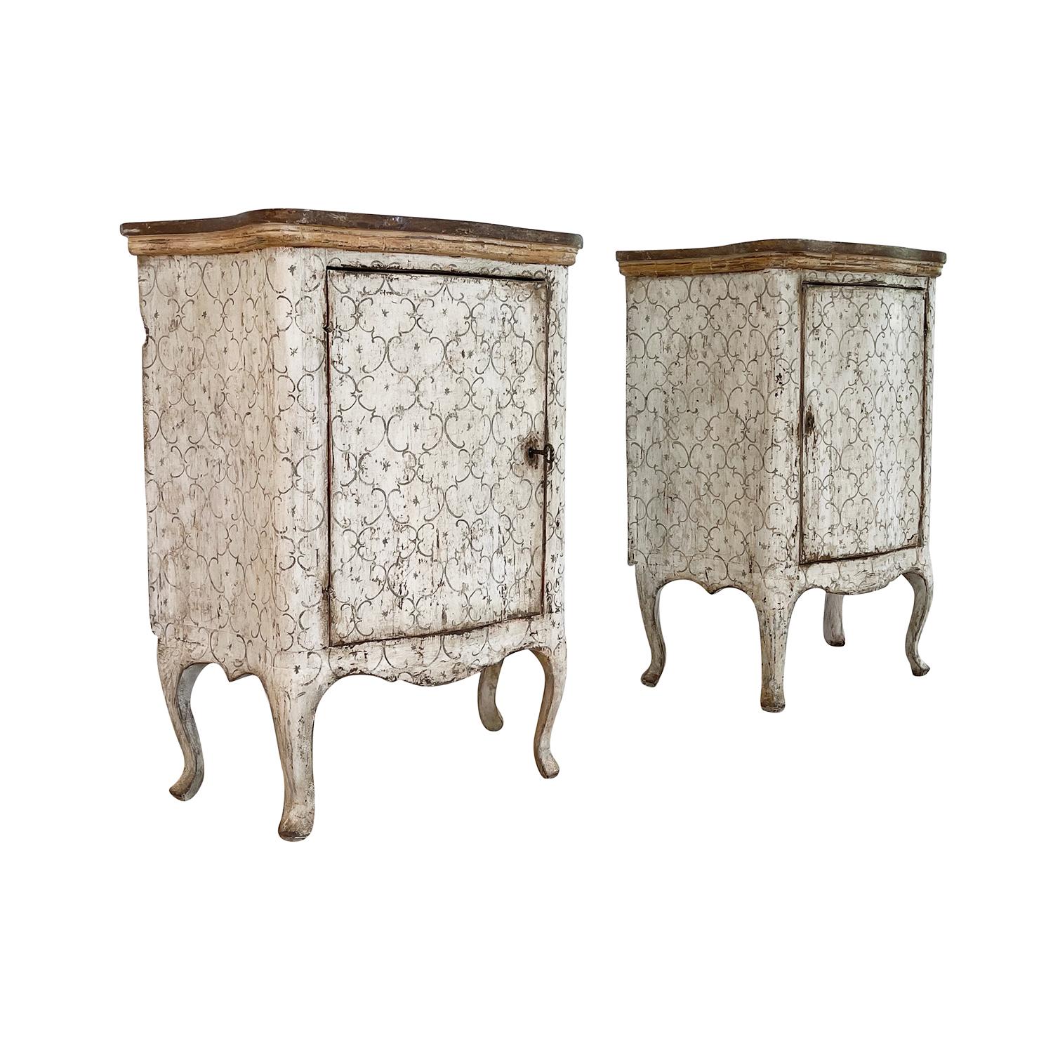 19th Century Italian Pair of Antique Louis XIV Pinewood Cabinets Arte Povera In Good Condition For Sale In West Palm Beach, FL