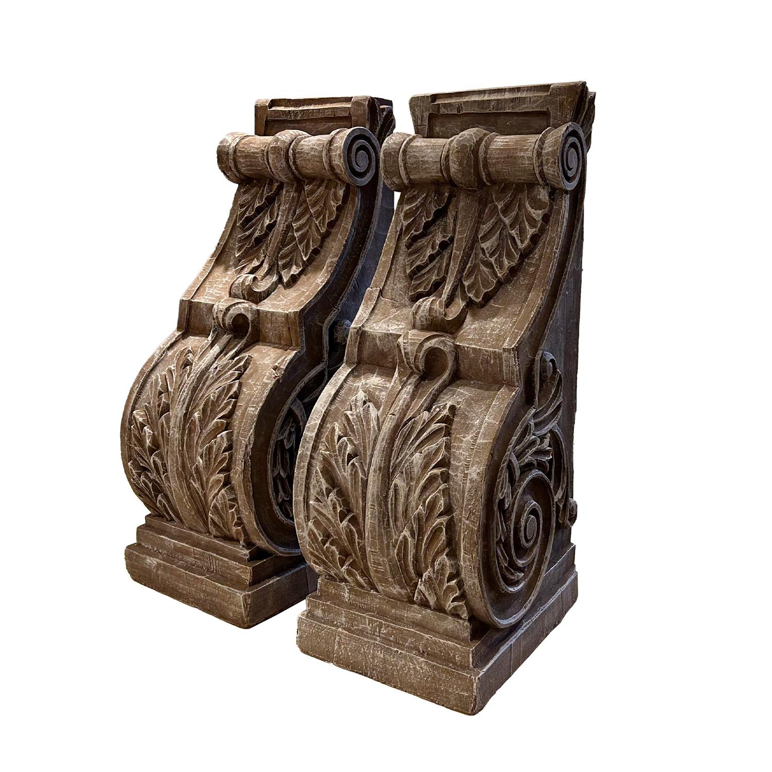 19th Century Italian Pair of Antique Roman Wooden Wall Sconces In Good Condition For Sale In West Palm Beach, FL