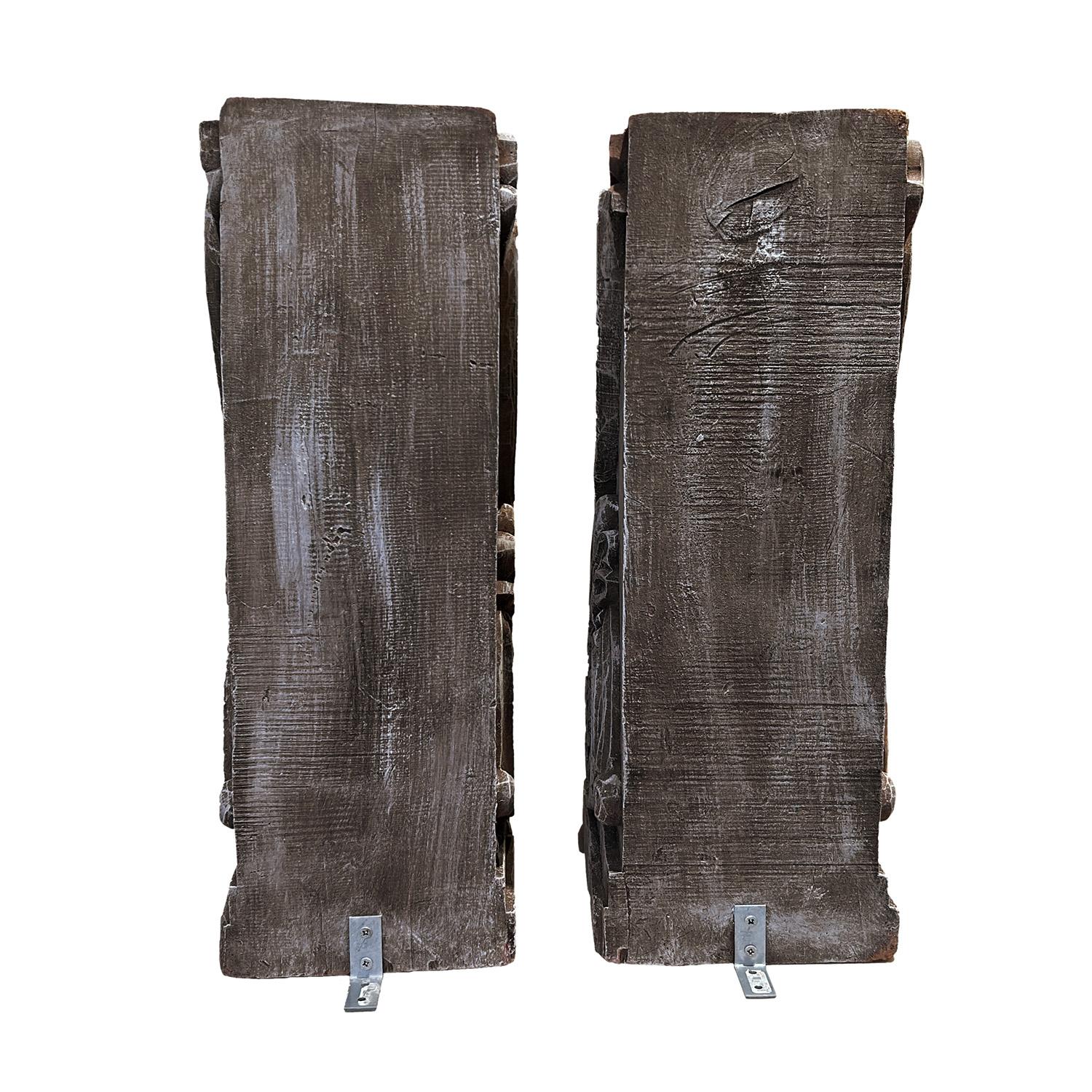 19th Century Italian Pair of Antique Roman Wooden Wall Sconces For Sale 1