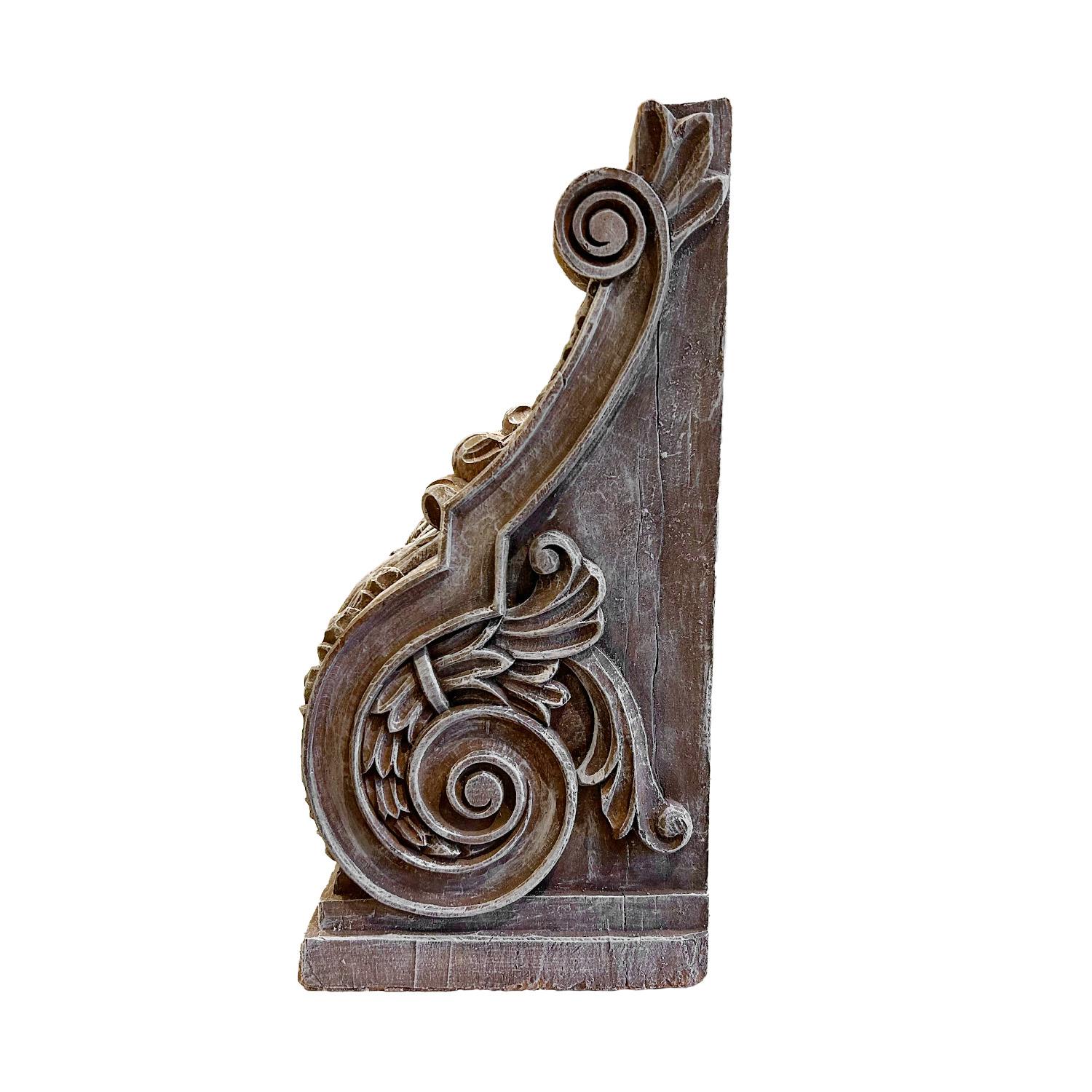 19th Century Italian Pair of Antique Roman Wooden Wall Sconces For Sale 2
