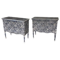 Coppia di comodini in legno di pino scultoreo dell'Arte Povera del XIX secolo