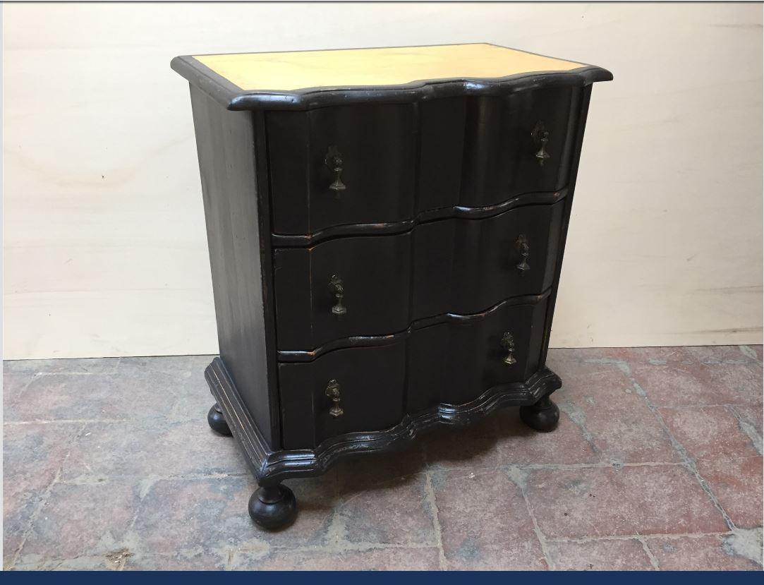 Victorian 19th Century Italian Pair of Ebonized Wood Nightstands with Lacquered Top, 1890s