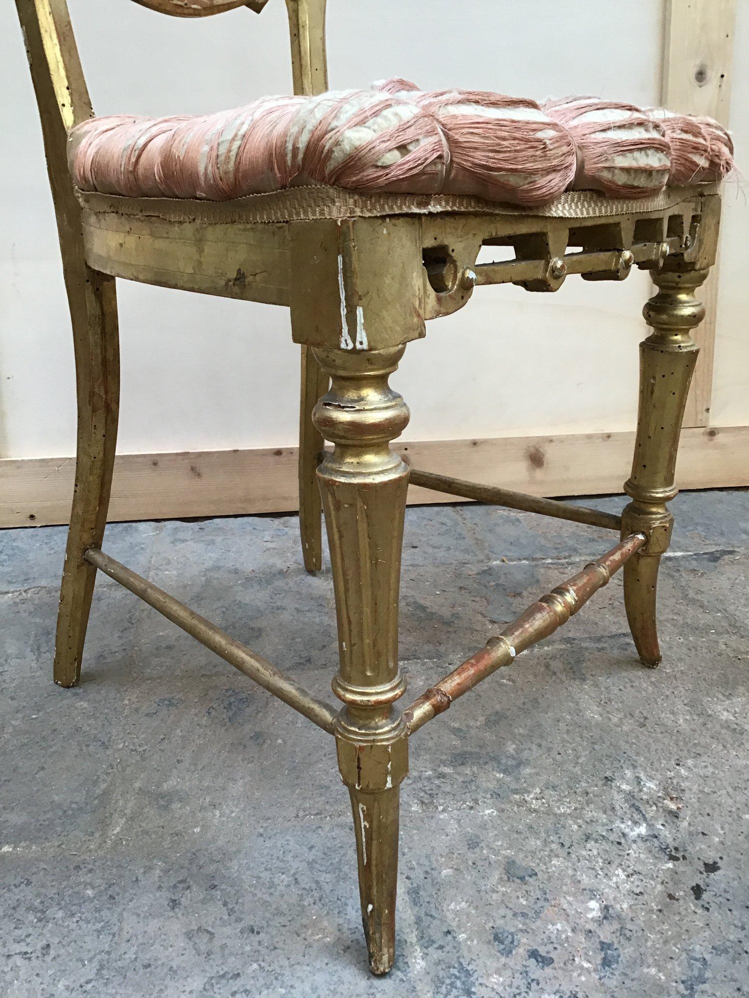 19th Century Italian Pair of Gilt Wooden Chairs with Original Upholstery, 1890s For Sale 4