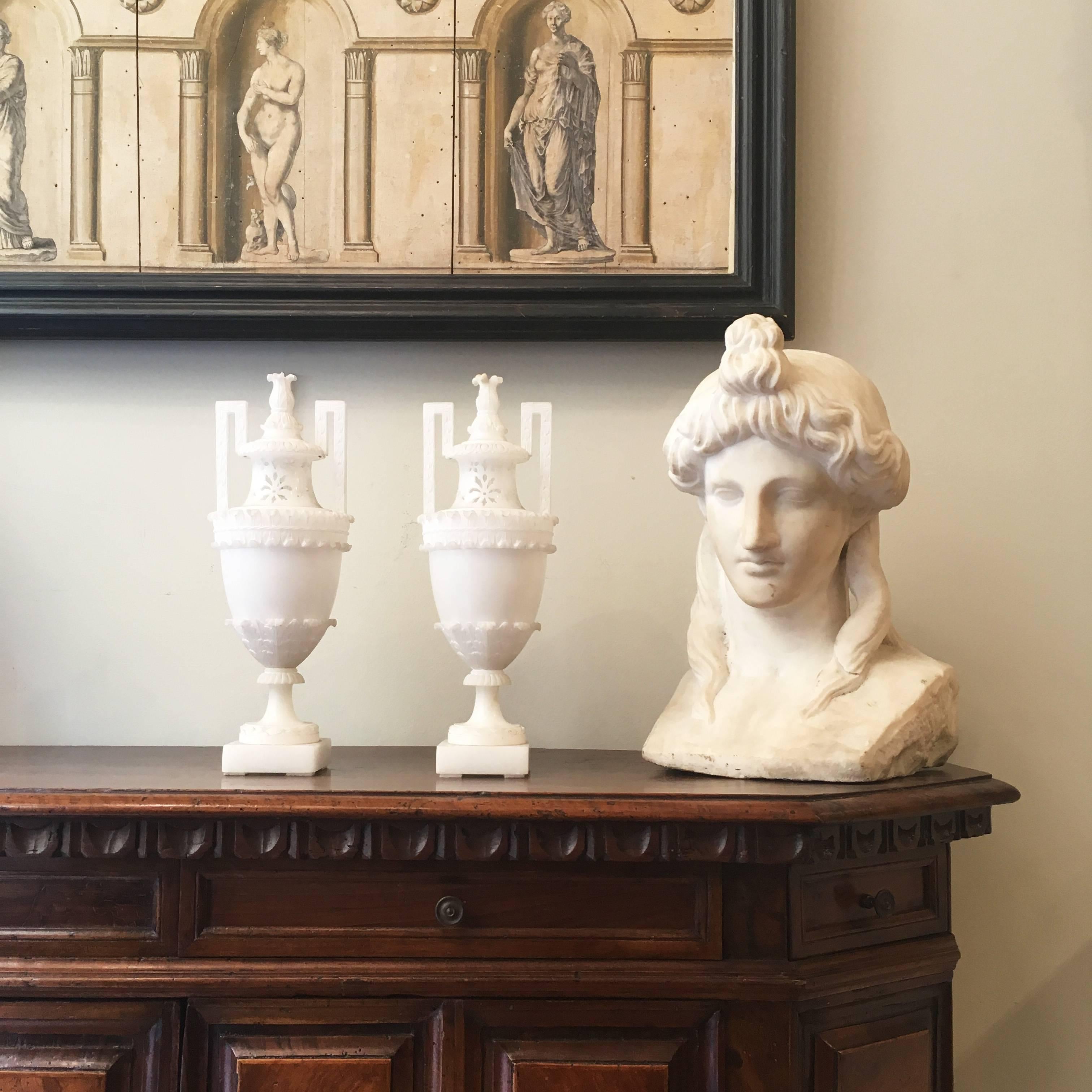 19th Century Italian Pair of Hand-Carved Neoclassical Alabaster Vases or Urns For Sale 8
