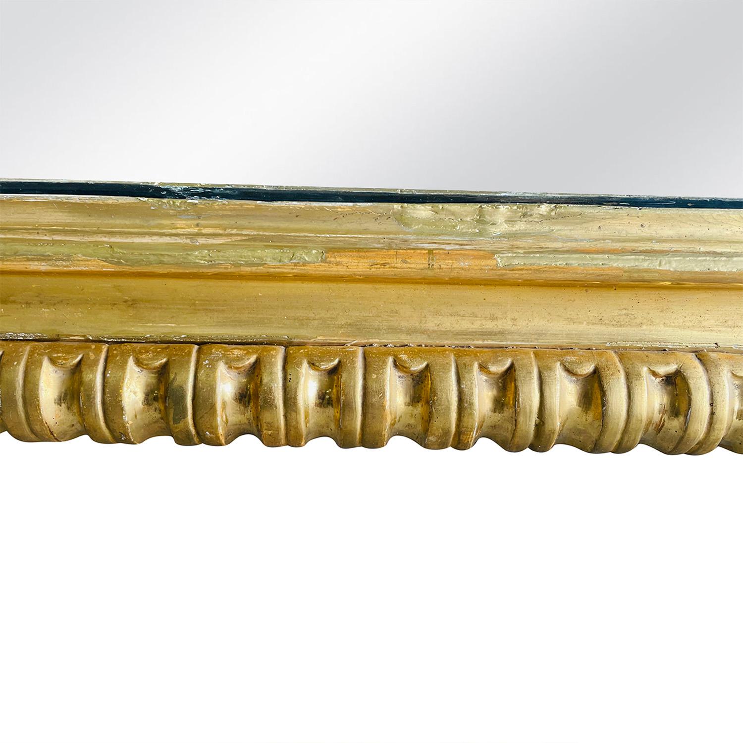 Siglo XIX Pareja italiana de grandes espejos de pie de madera de pino dorada antigua en venta 1