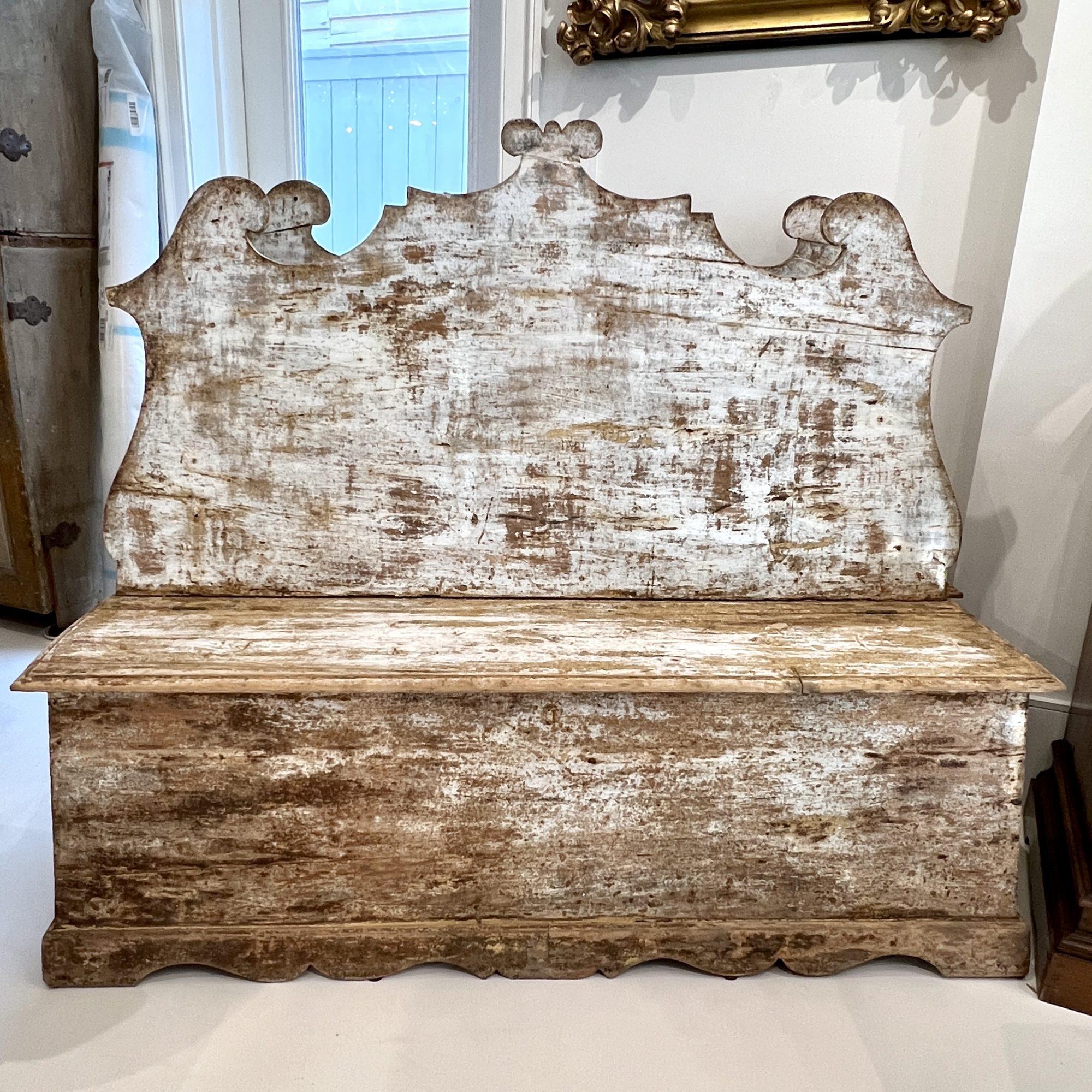 19th Century Italian Pair of Painted Wood Banquettes In Fair Condition In New Orleans, LA