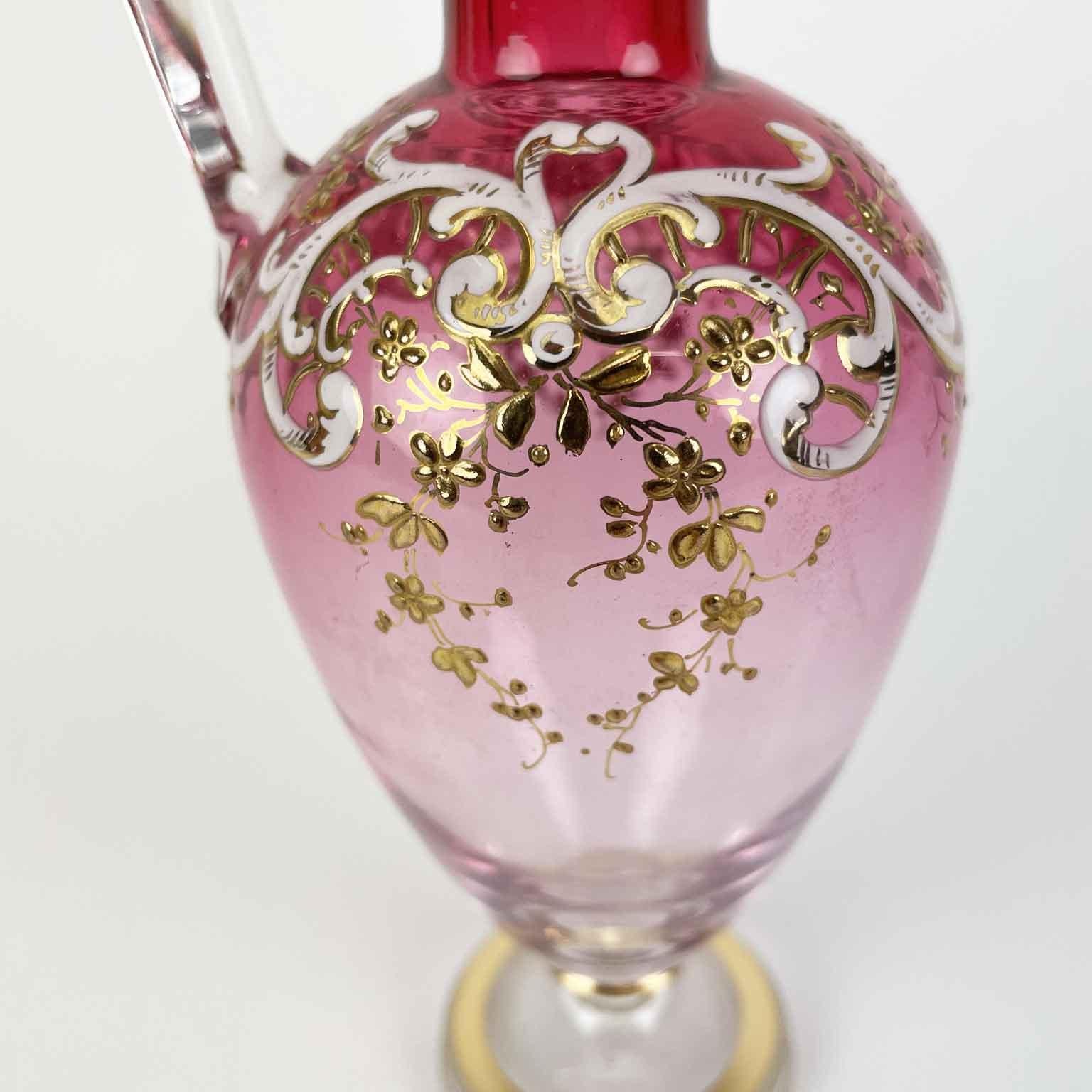 Ensemble de liqueur à liqueur italienne du 19ème siècle en verre rose et doré à la feuille Tantale Bon état - En vente à Milan, IT
