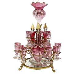 Ensemble de liqueur à liqueur italienne du 19ème siècle en verre rose et doré à la feuille Tantale