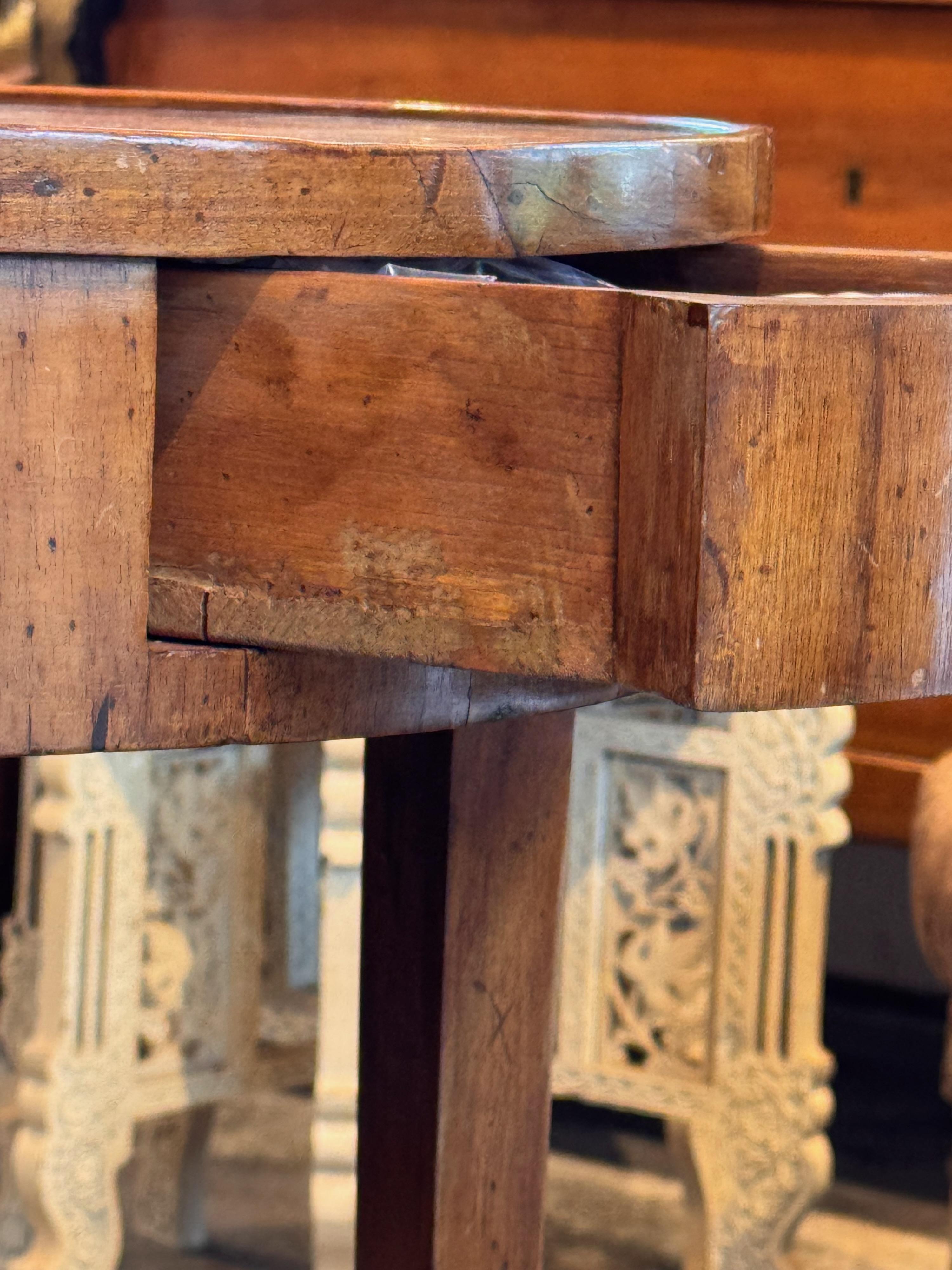 Table de jeu italienne en parqueterie du 19ème siècle en vente 2