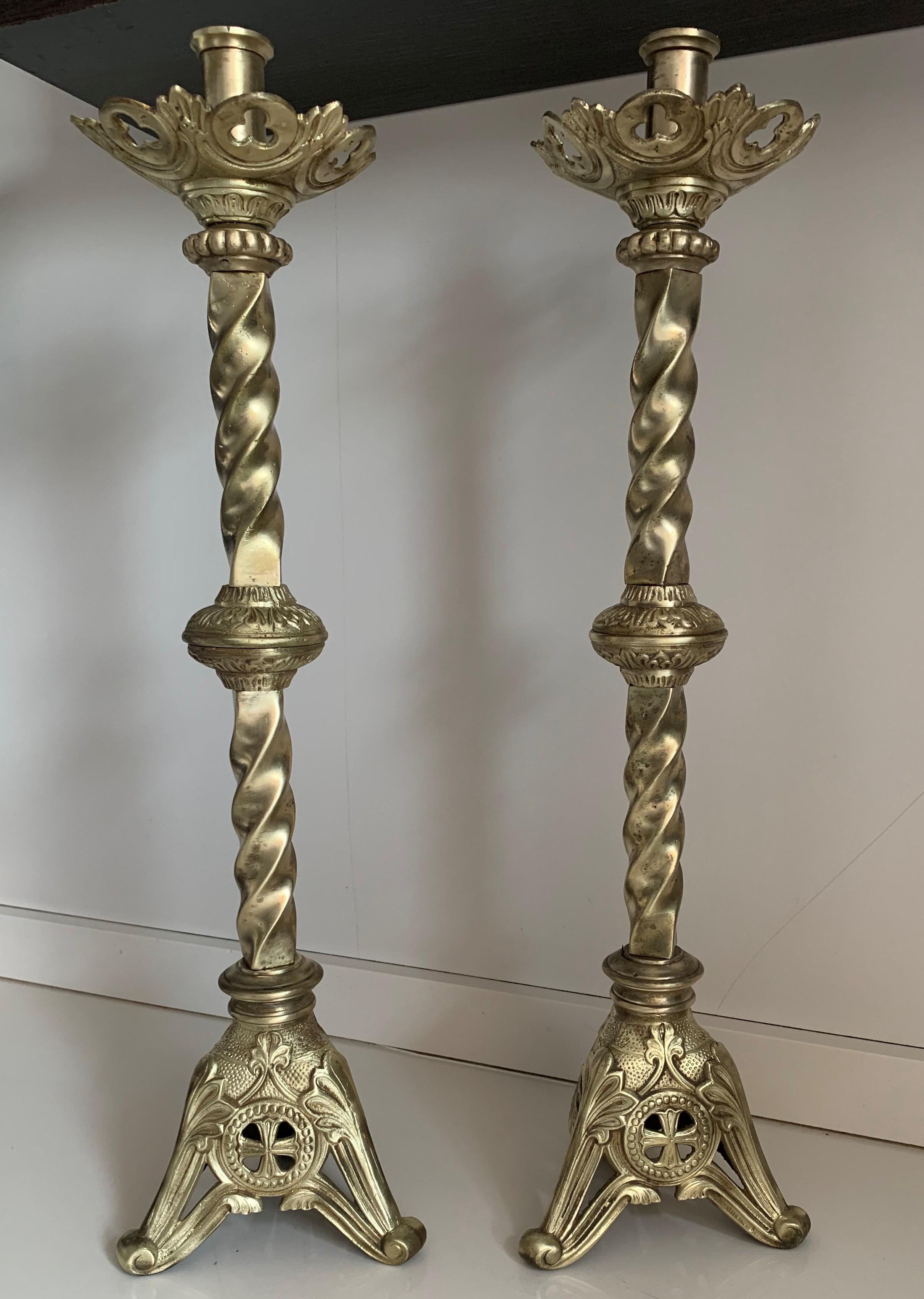 Portacandele pasquale in bronzo cesellato. Venezia, XVII secolo.