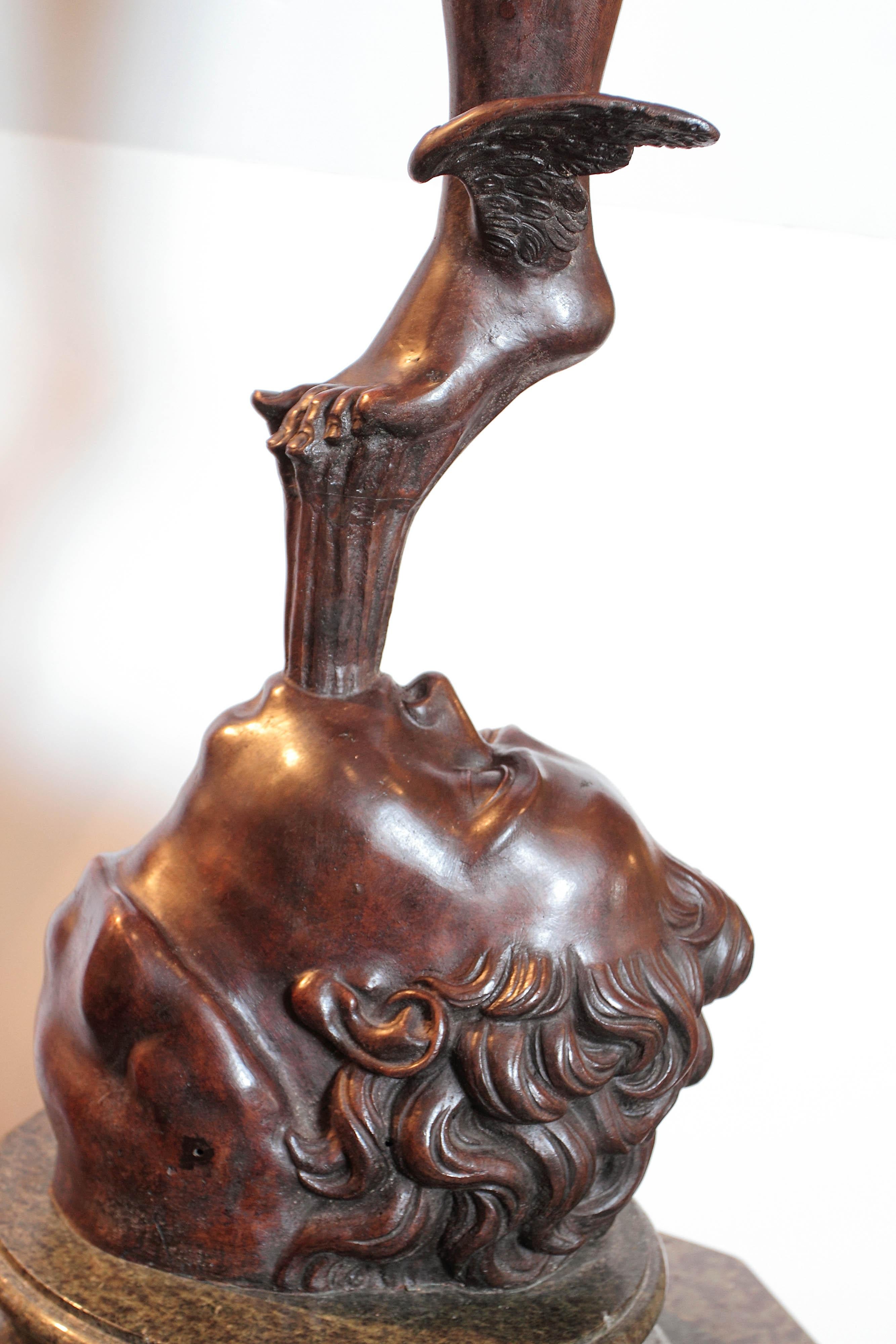 Bronze patiné italien du 19ème siècle représentant Mercure grandeur nature en vente 11